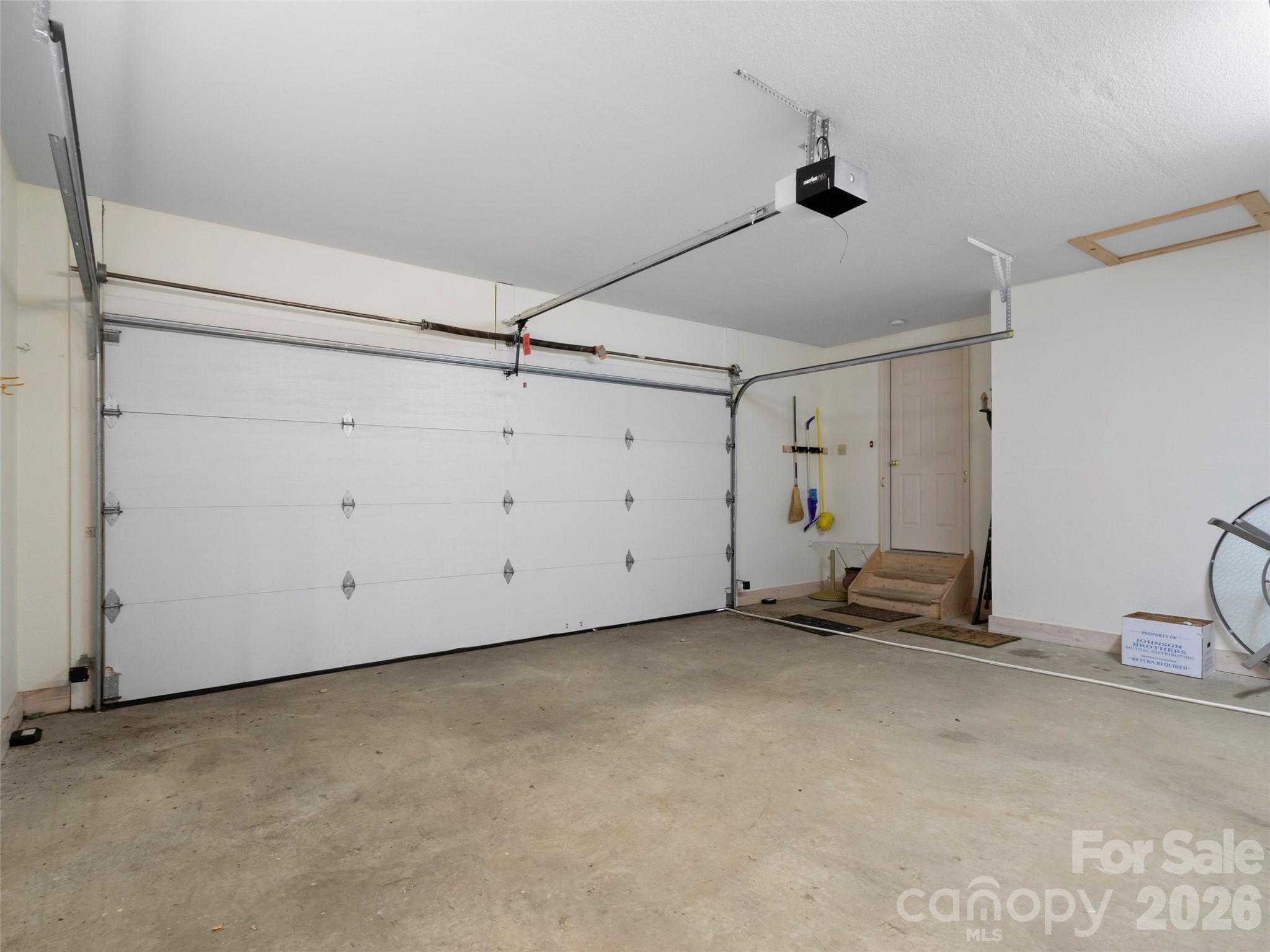 2163 Mountain Air Drive — Burnsville