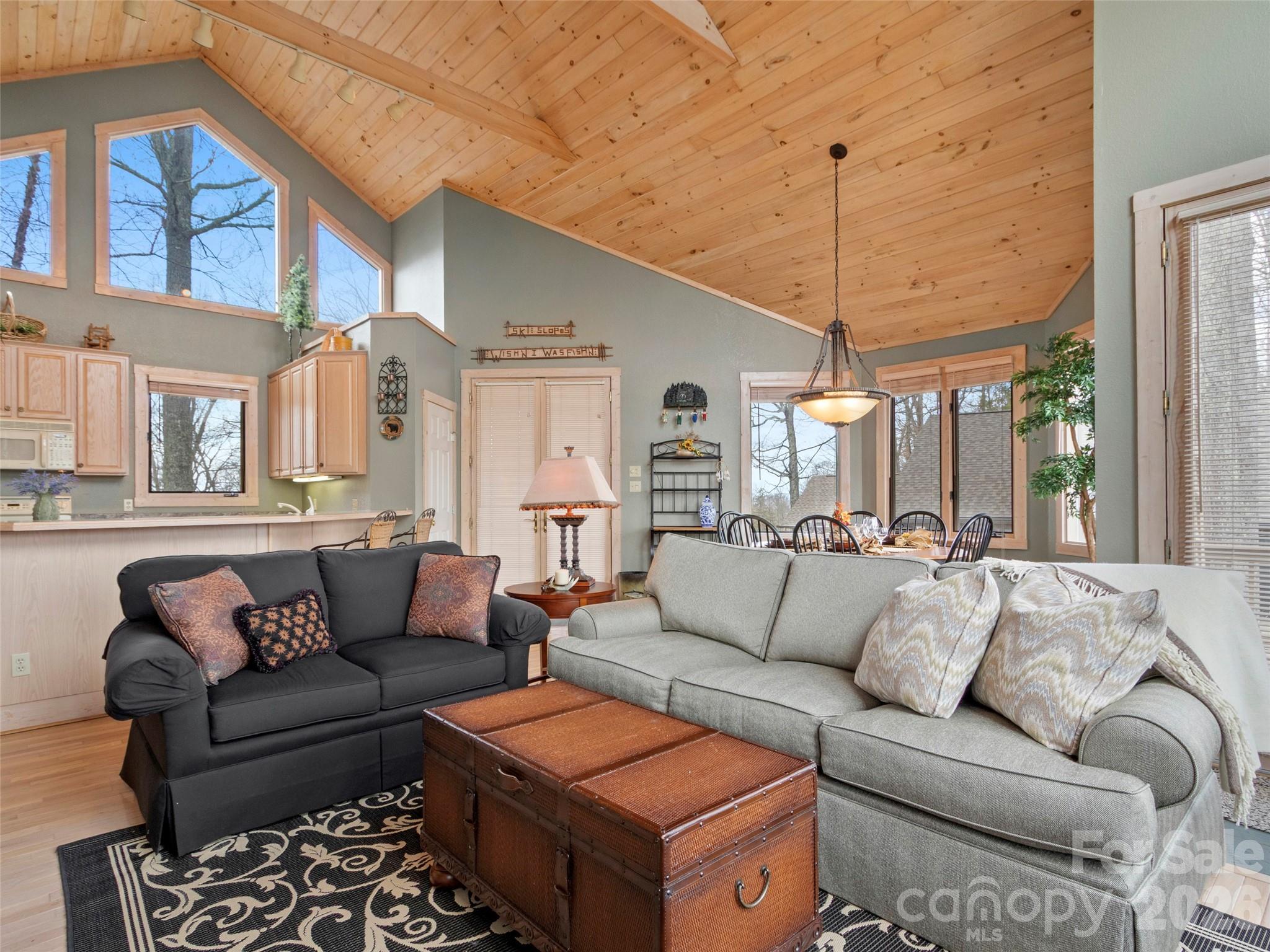 2163 Mountain Air Drive — Burnsville