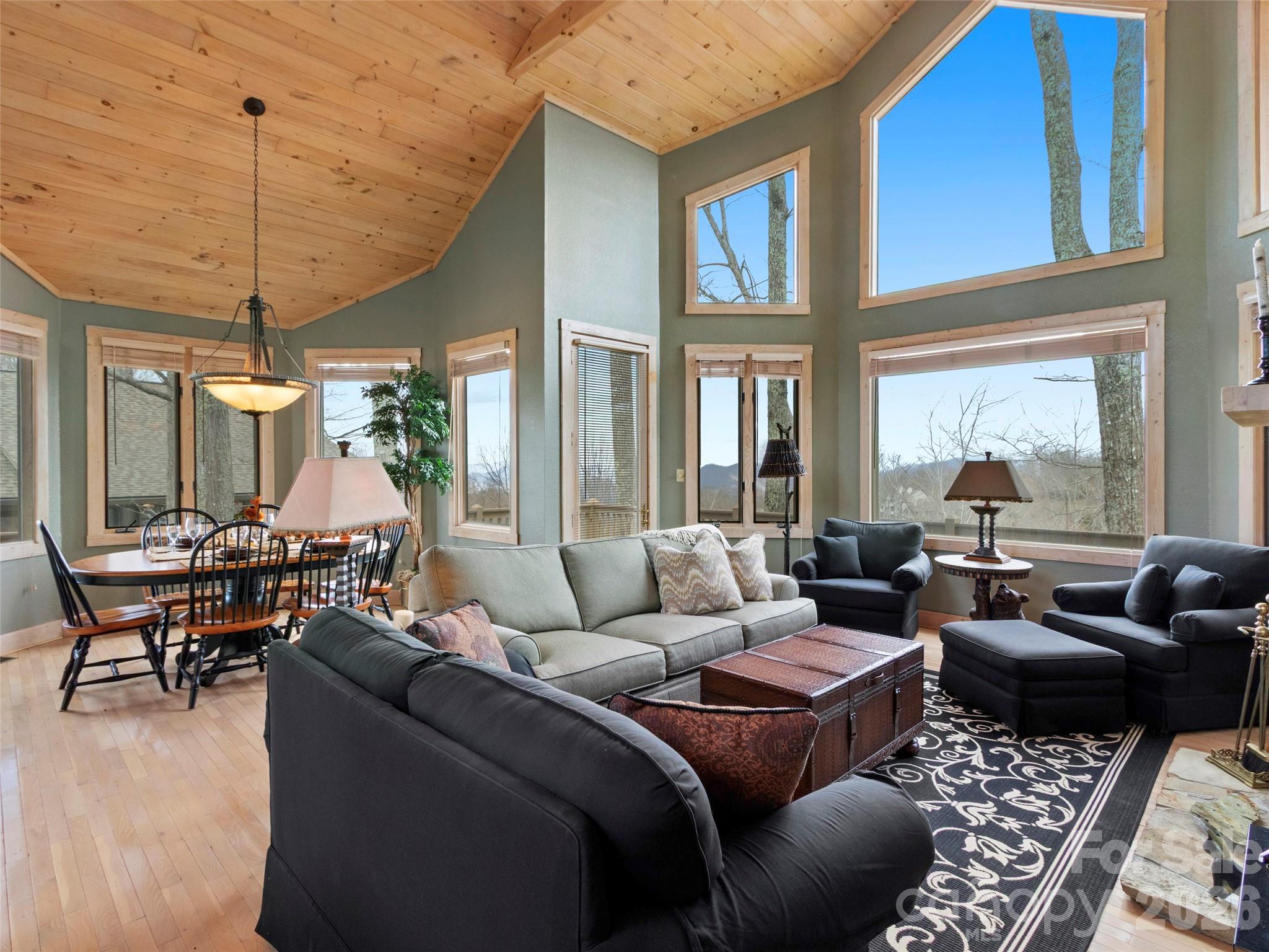 2163 Mountain Air Drive — Burnsville