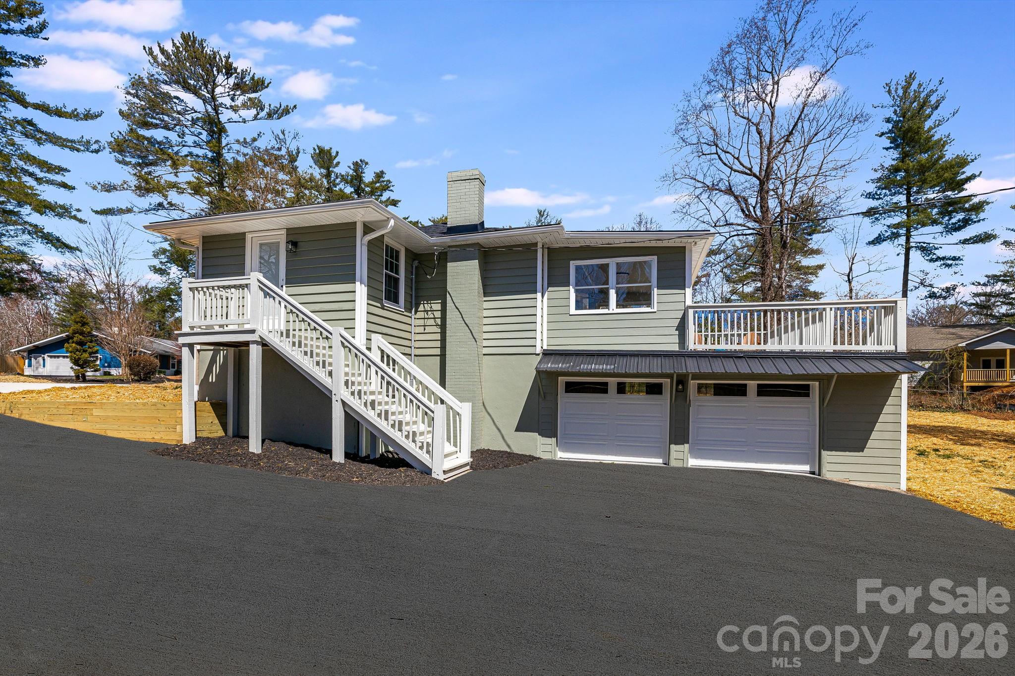 107 Balsam Road — Hendersonville