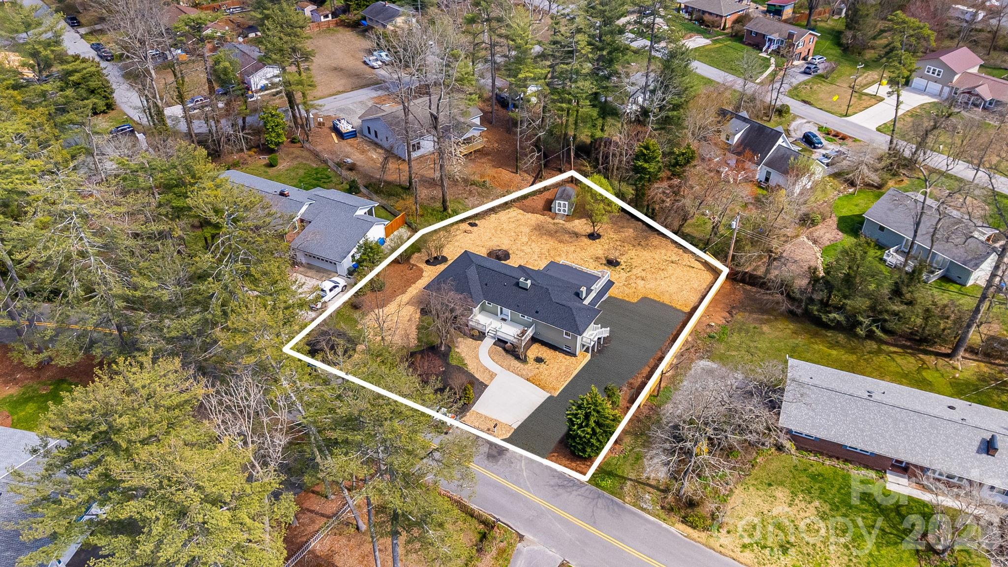 107 Balsam Road — Hendersonville