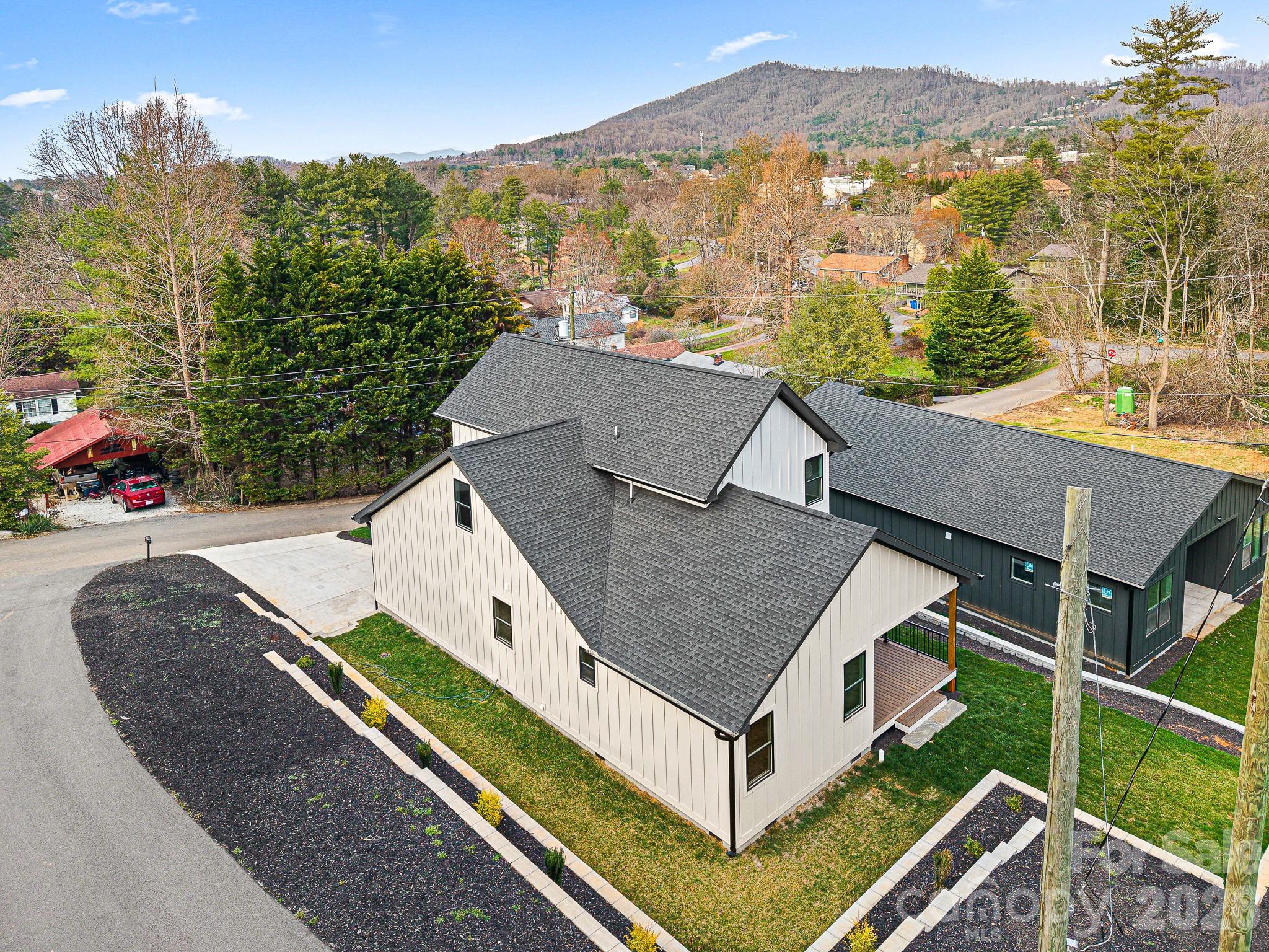 10 Overlook Place — Asheville