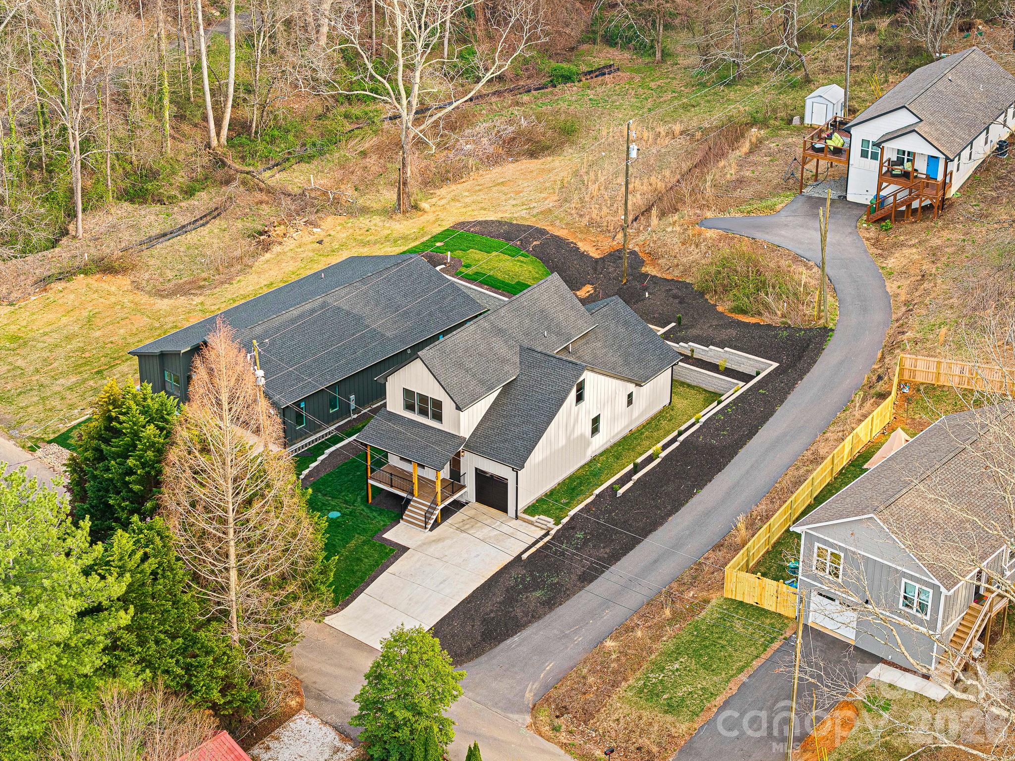 10 Overlook Place — Asheville