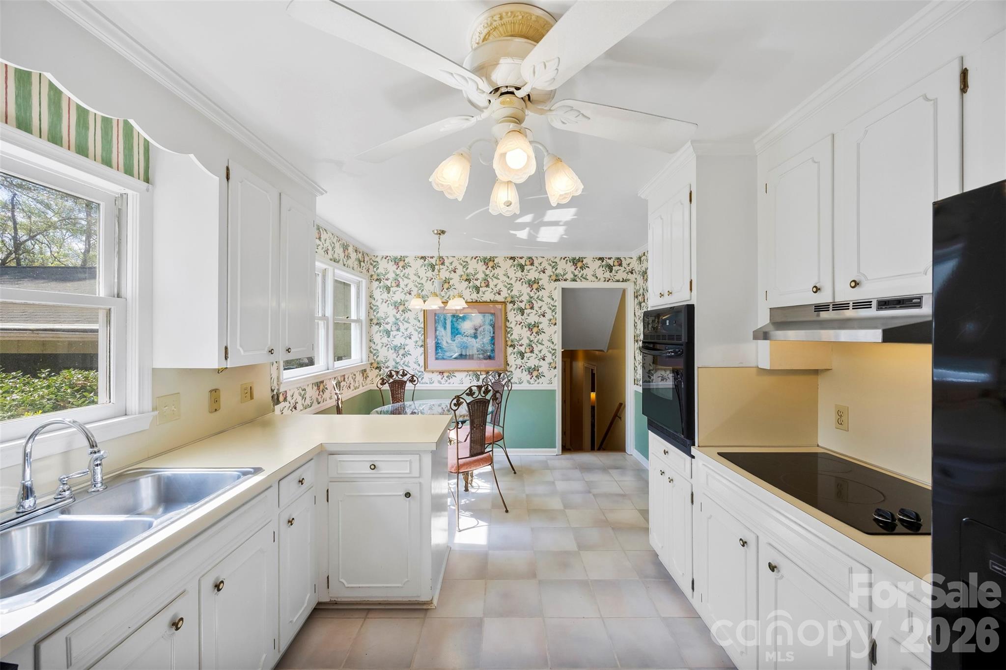 501 Mountainbrook Road — Lancaster