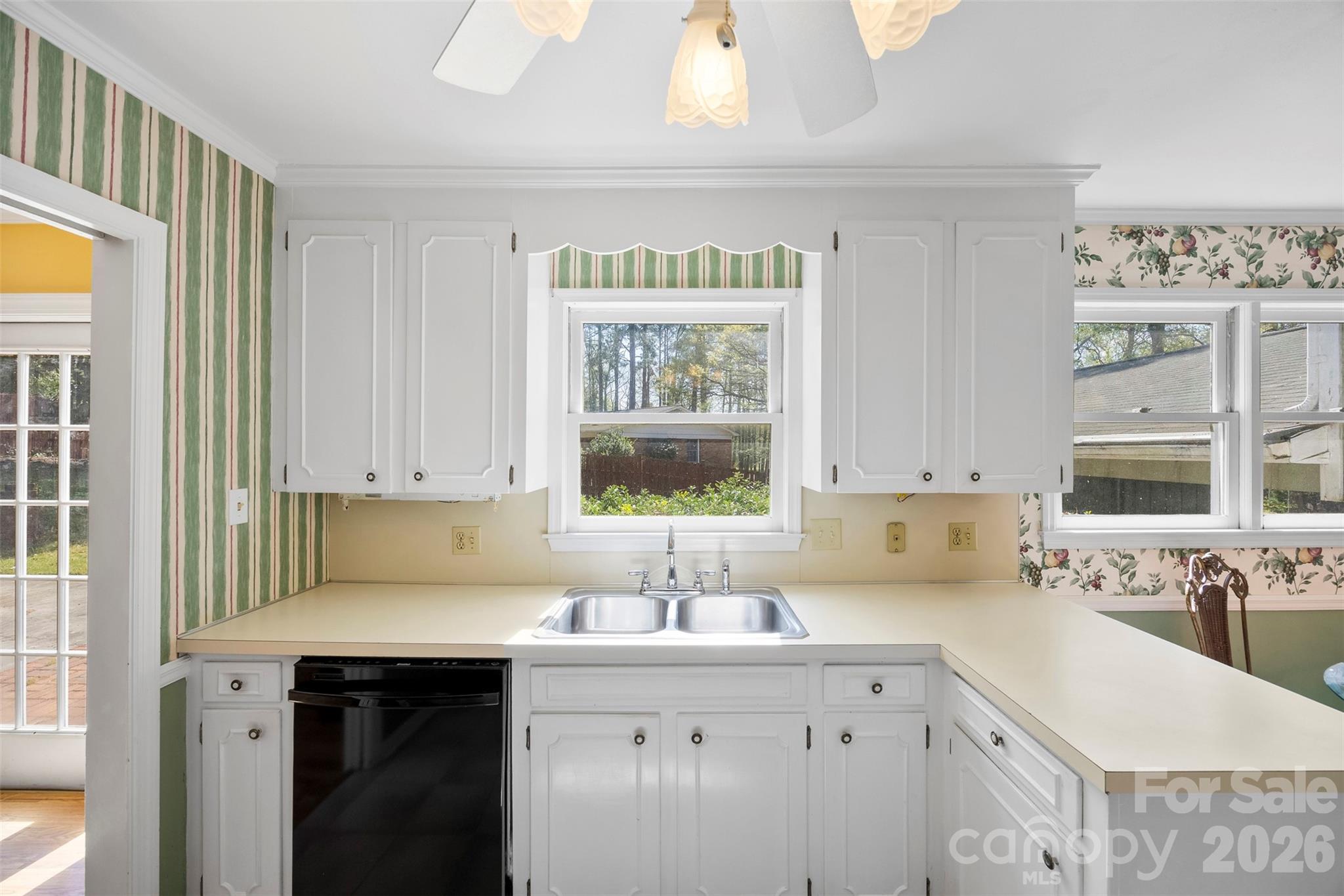 501 Mountainbrook Road — Lancaster