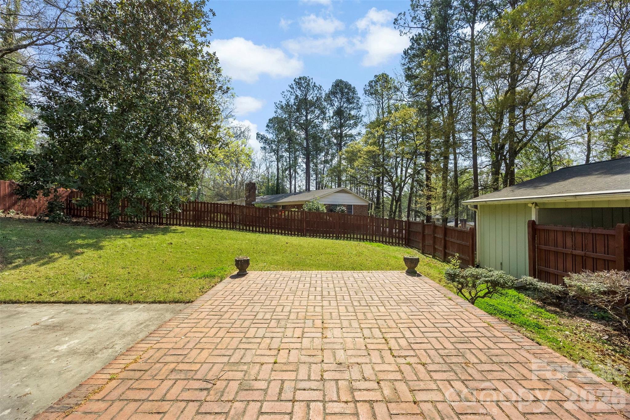 501 Mountainbrook Road — Lancaster