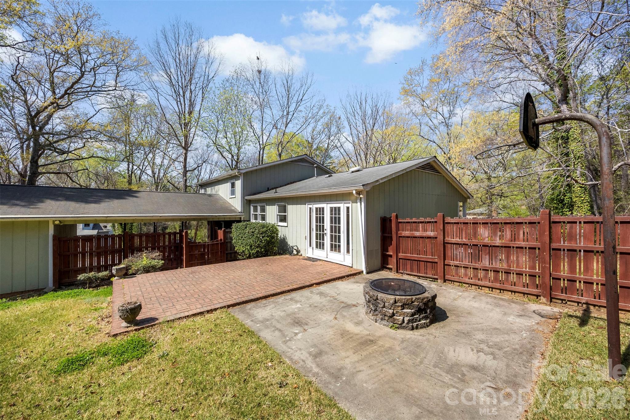 501 Mountainbrook Road — Lancaster