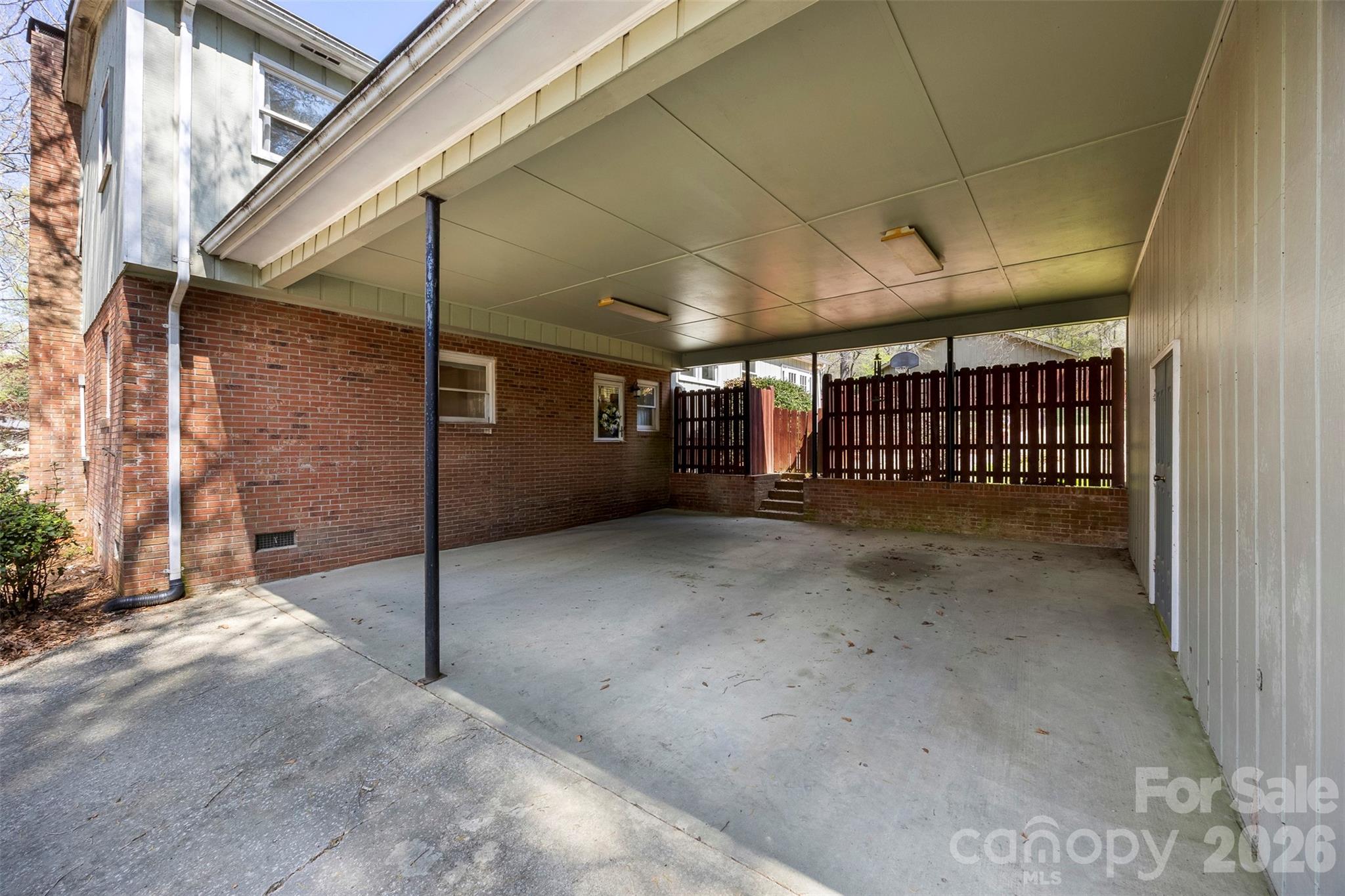 501 Mountainbrook Road — Lancaster