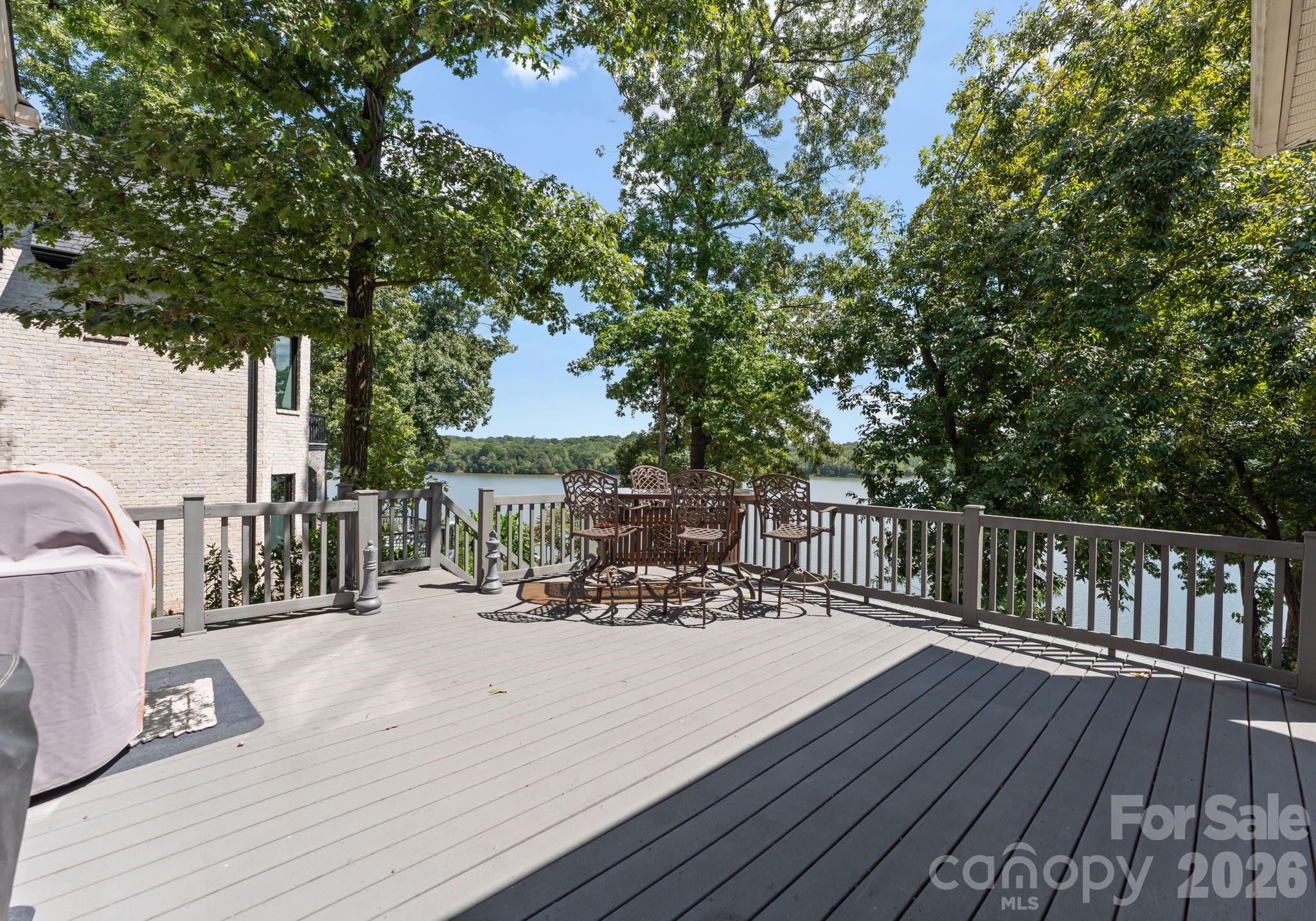 3251 Lake Pointe Drive — Belmont