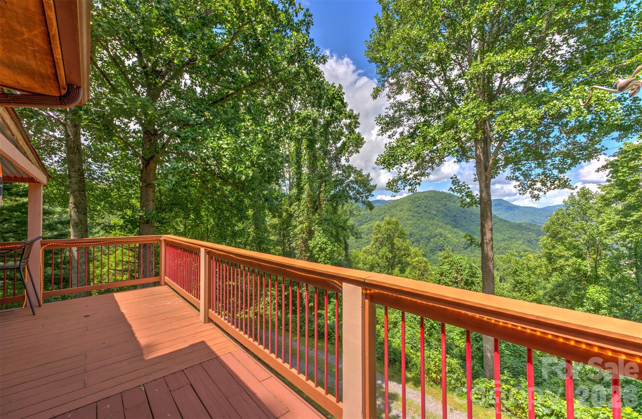 612 Whispering Winds Road — Waynesville