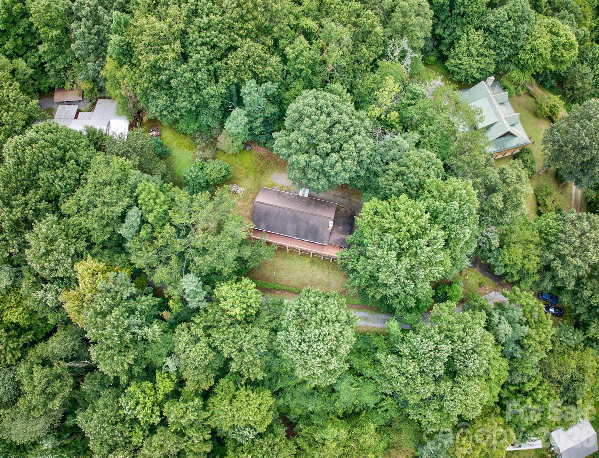 612 Whispering Winds Road — Waynesville