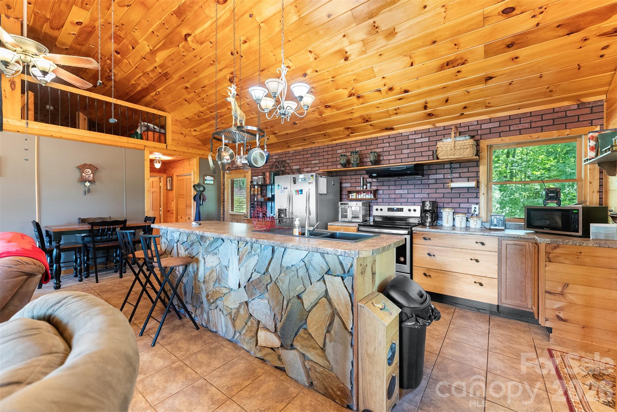 612 Whispering Winds Road — Waynesville