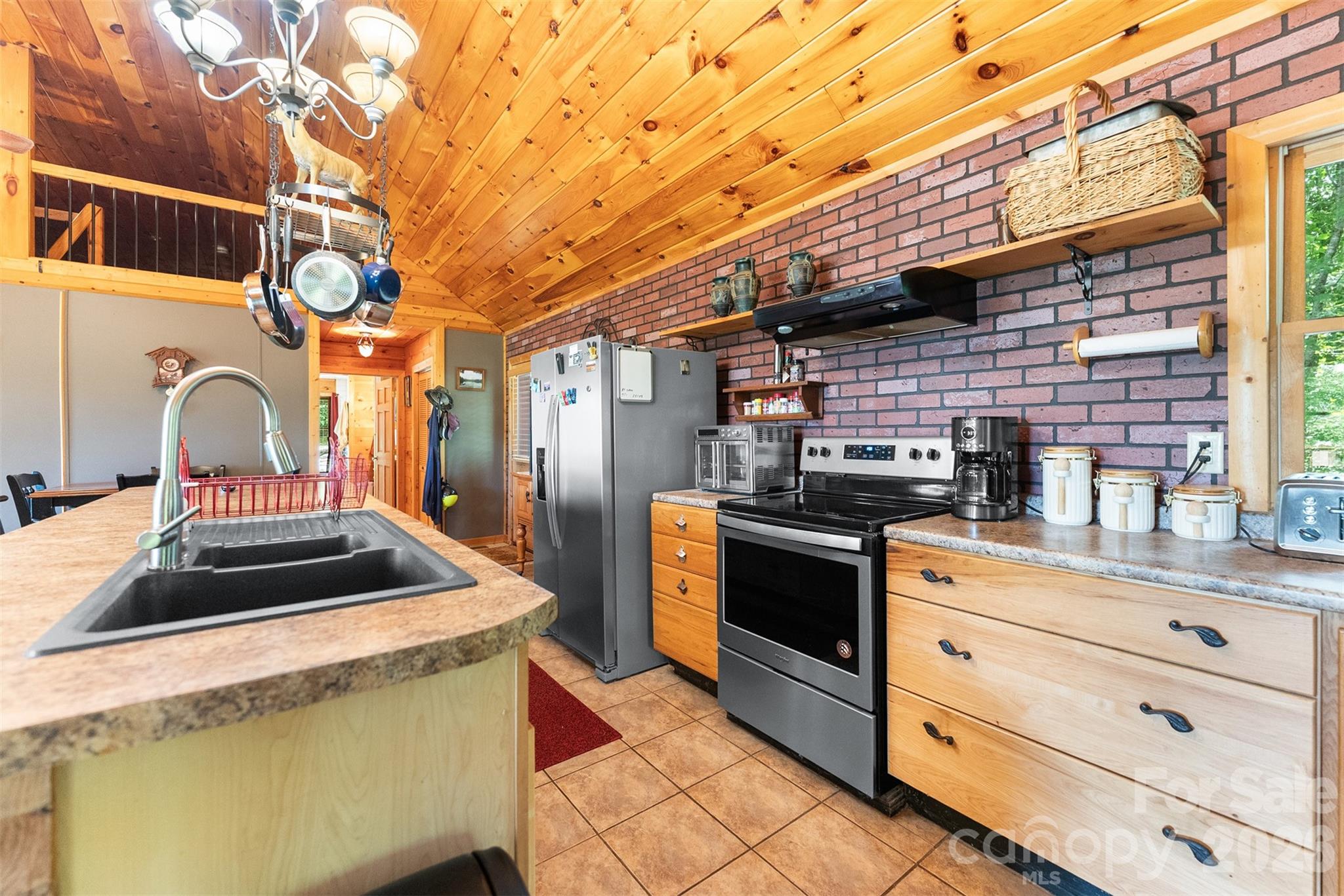 612 Whispering Winds Road — Waynesville
