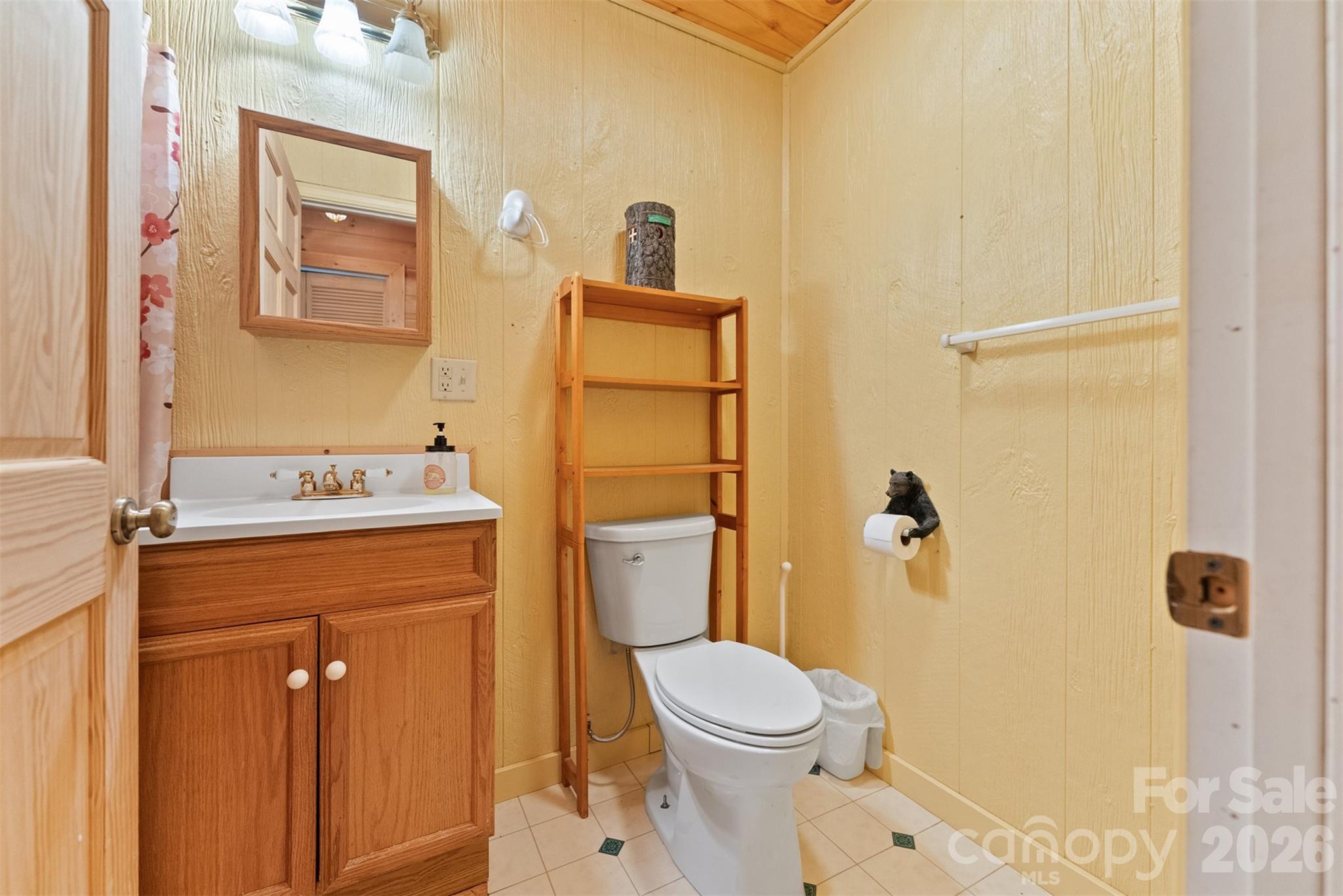 612 Whispering Winds Road — Waynesville