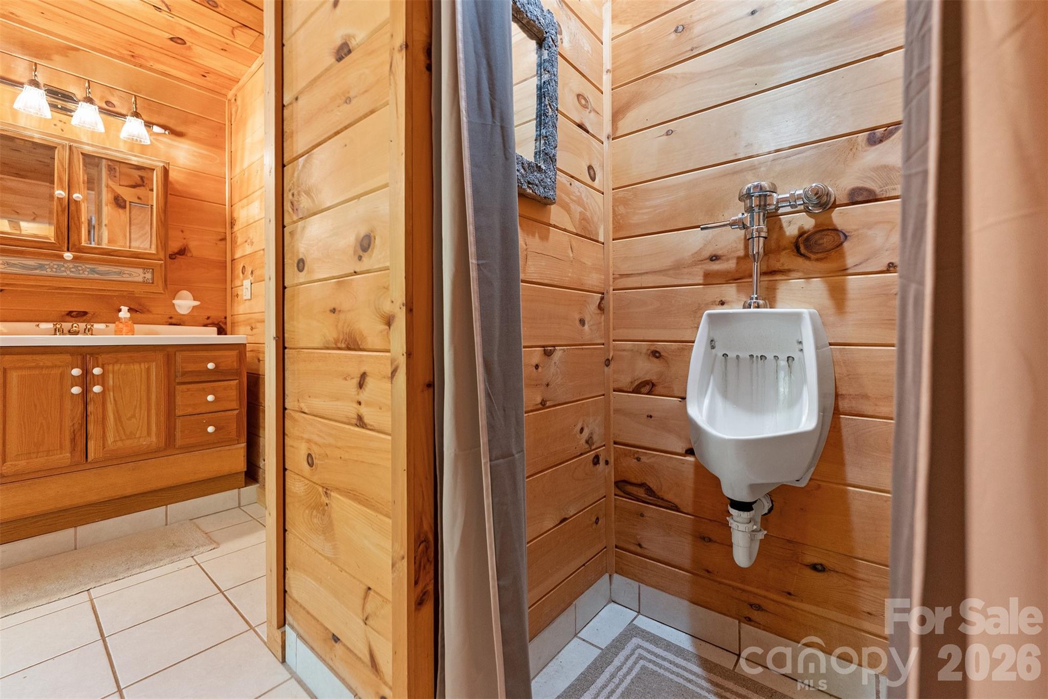 612 Whispering Winds Road — Waynesville