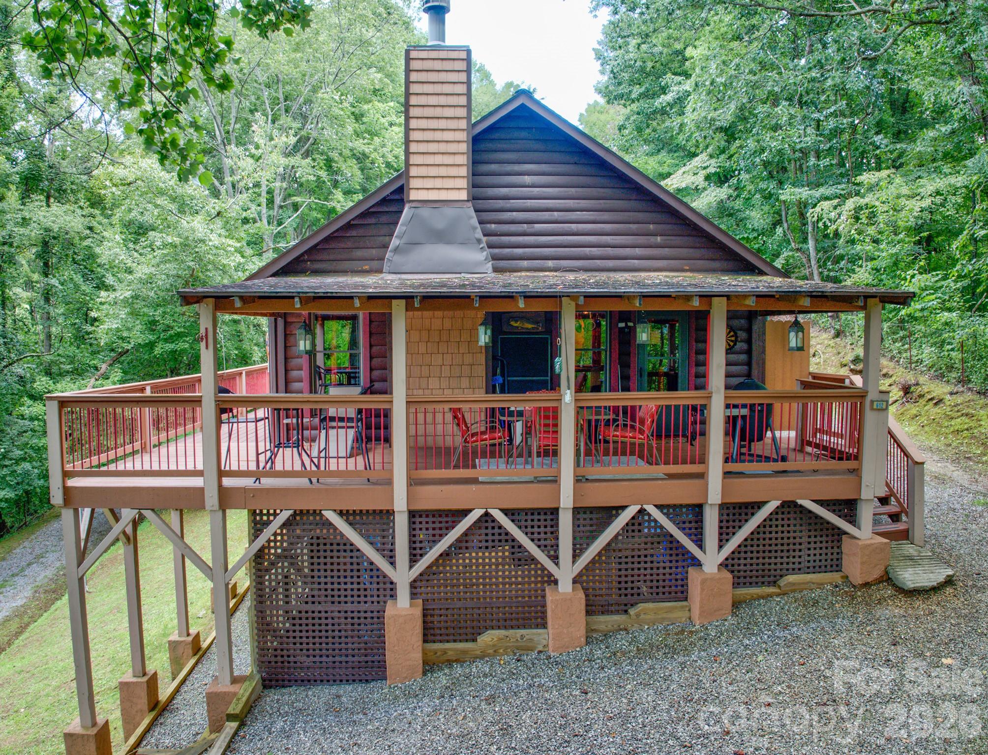 612 Whispering Winds Road — Waynesville