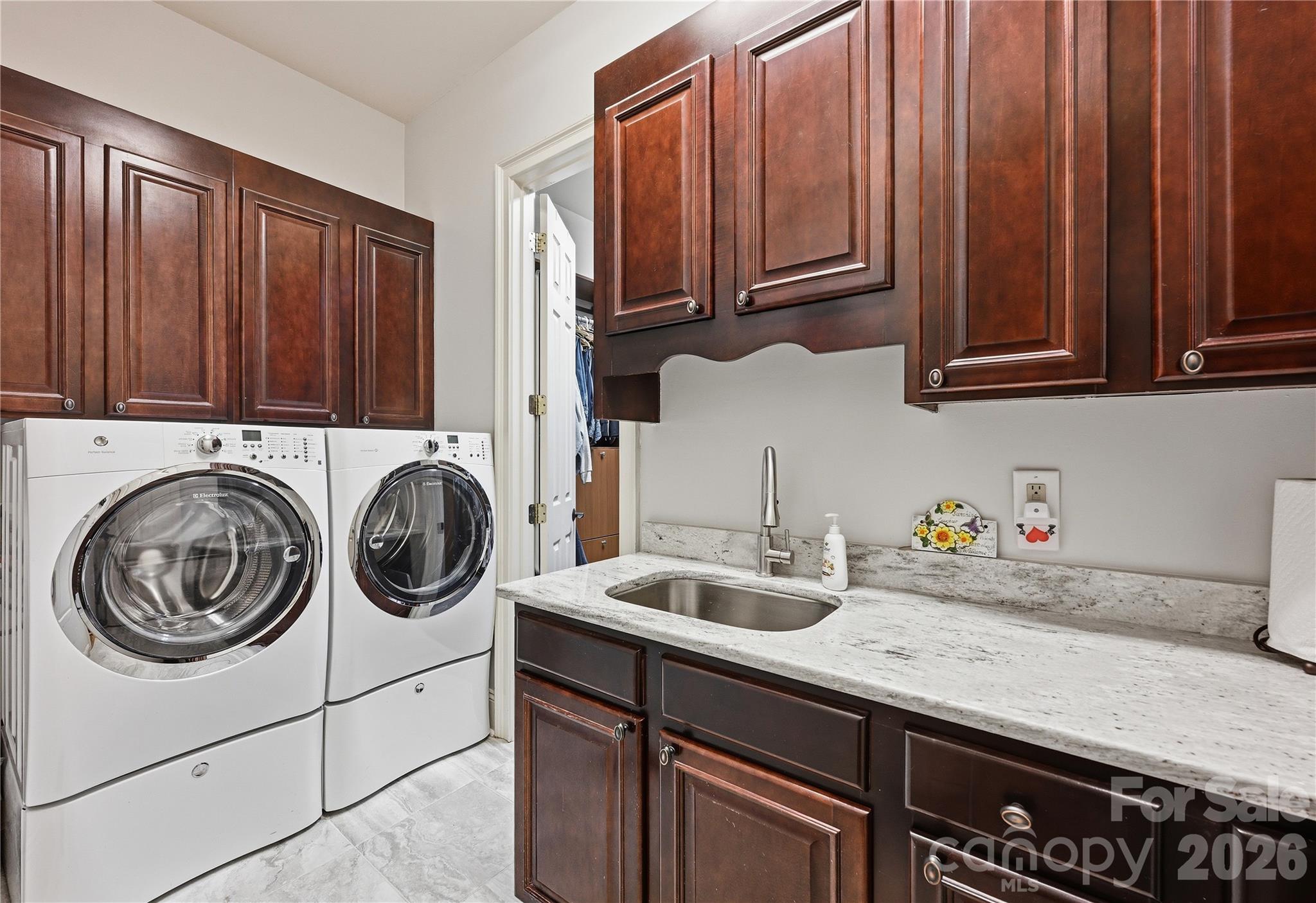 163 W Maranta Road — Mooresville