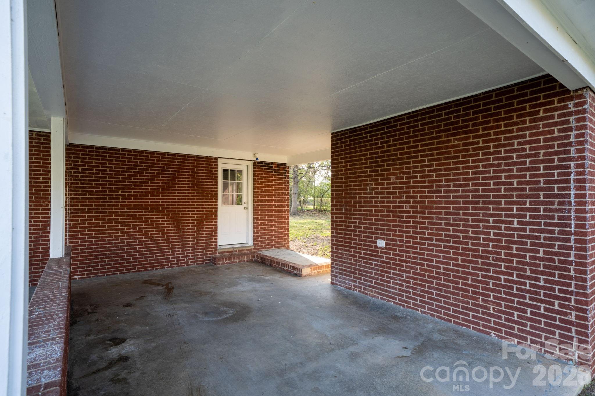 3502 1st Avenue Circle NW — Hickory