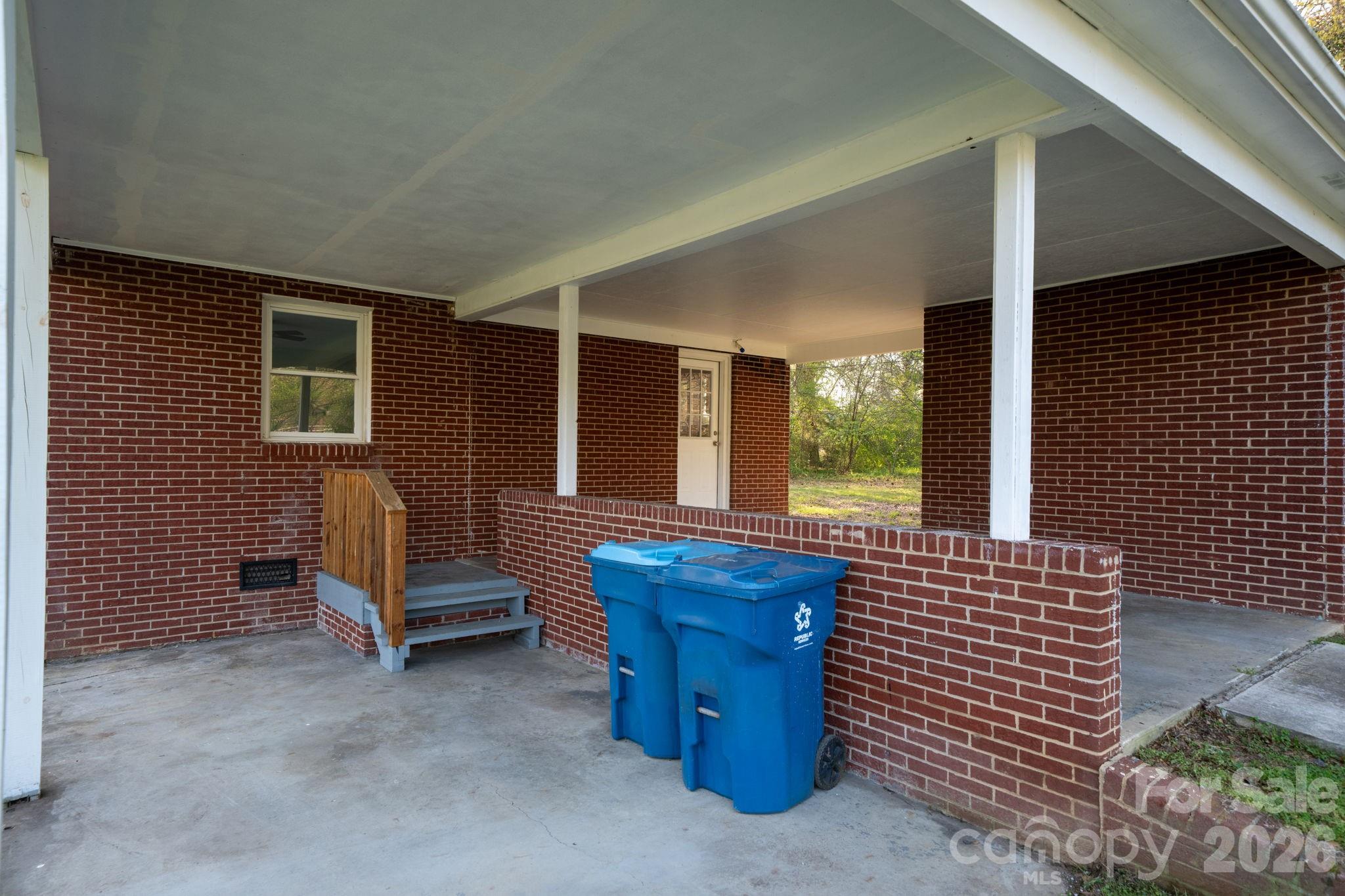 3502 1st Avenue Circle NW — Hickory