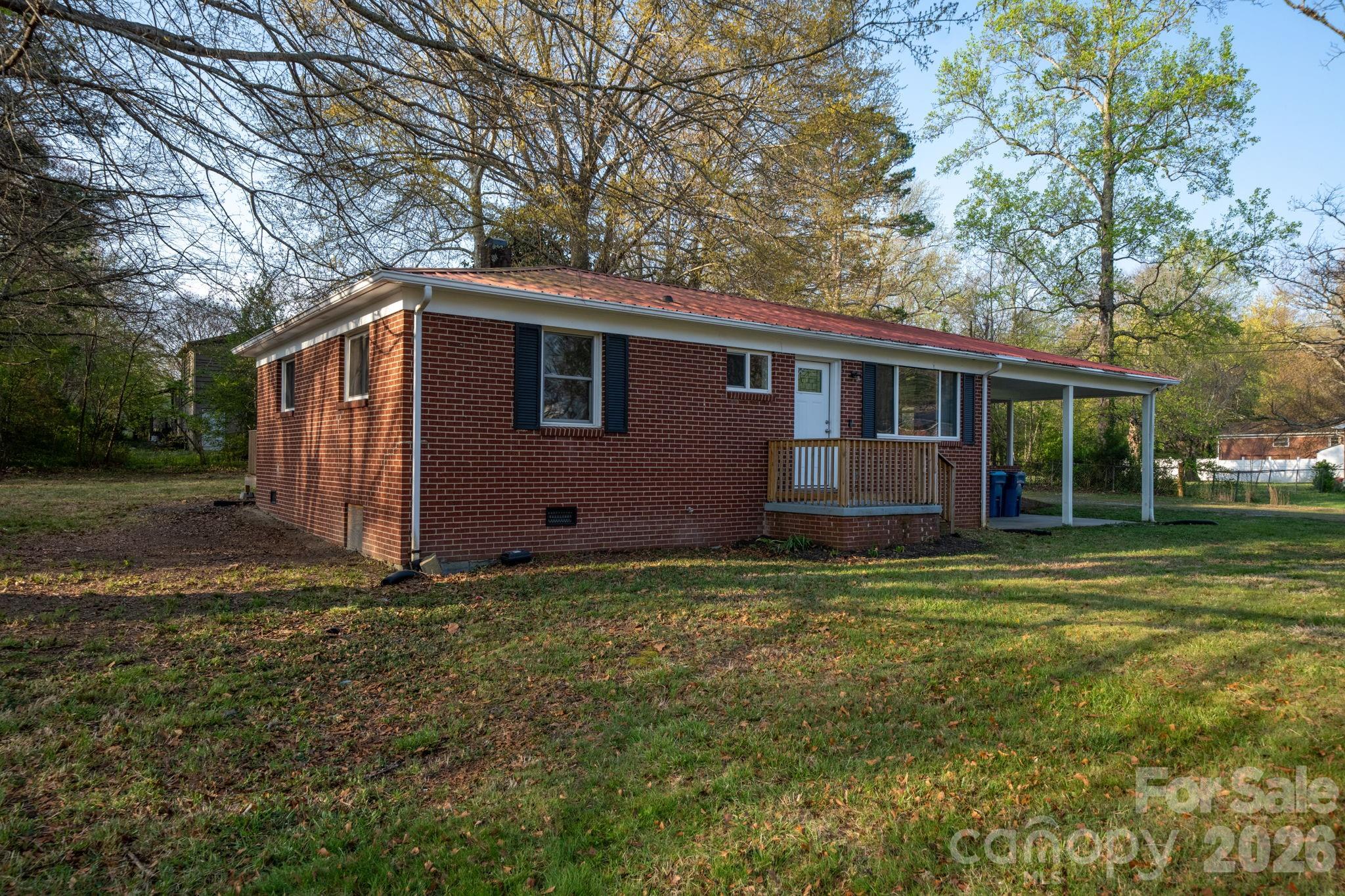 3502 1st Avenue Circle NW — Hickory