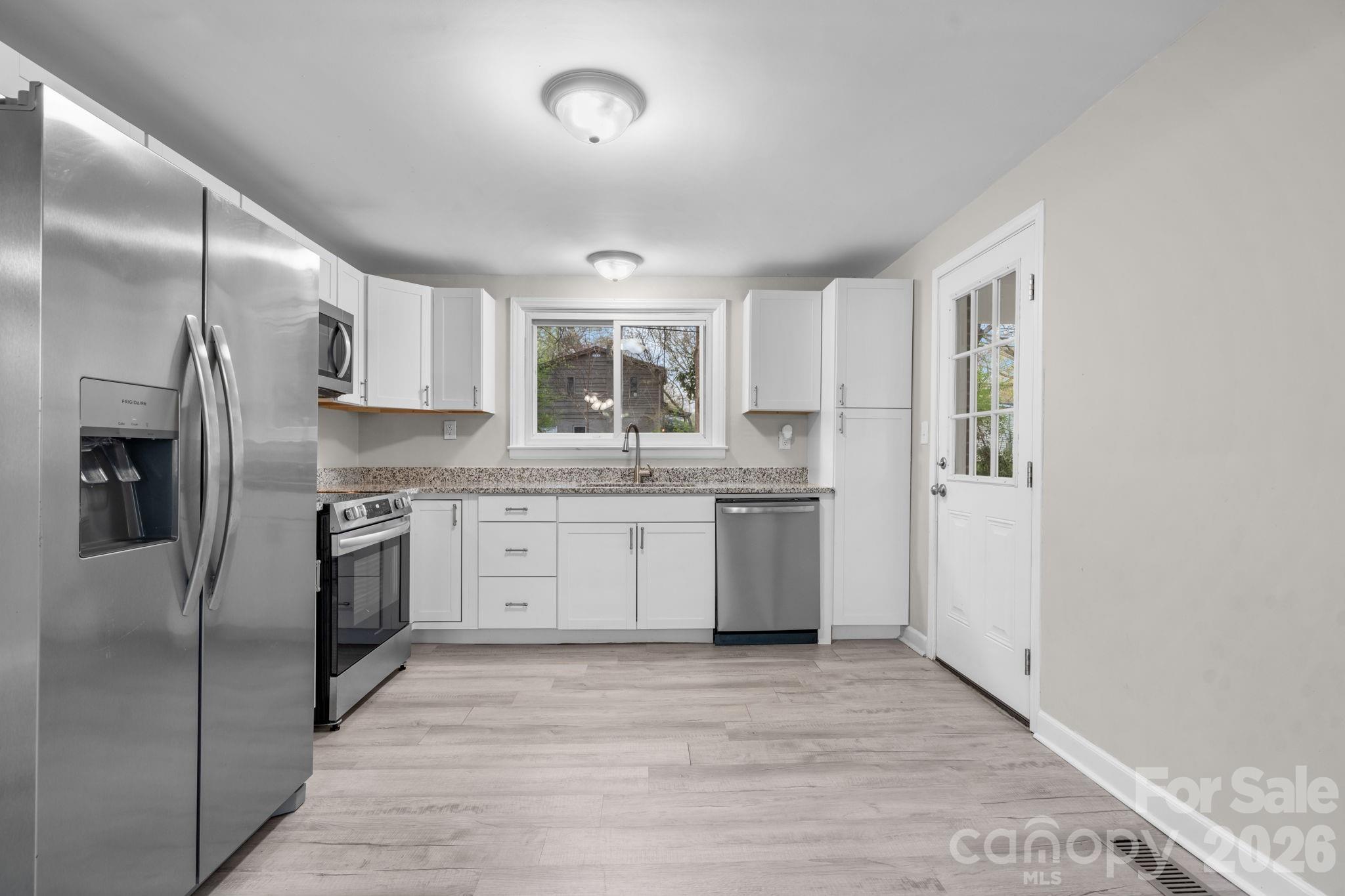 3502 1st Avenue Circle NW — Hickory