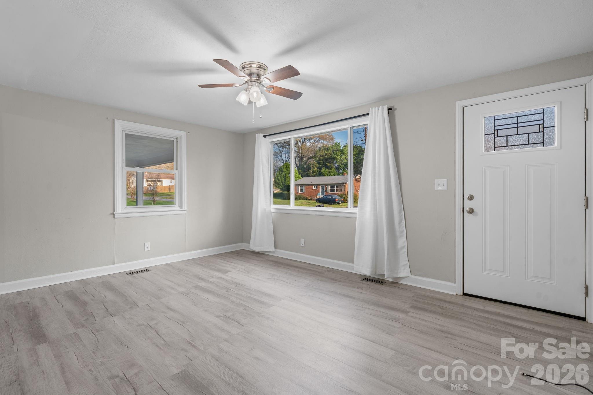 3502 1st Avenue Circle NW — Hickory