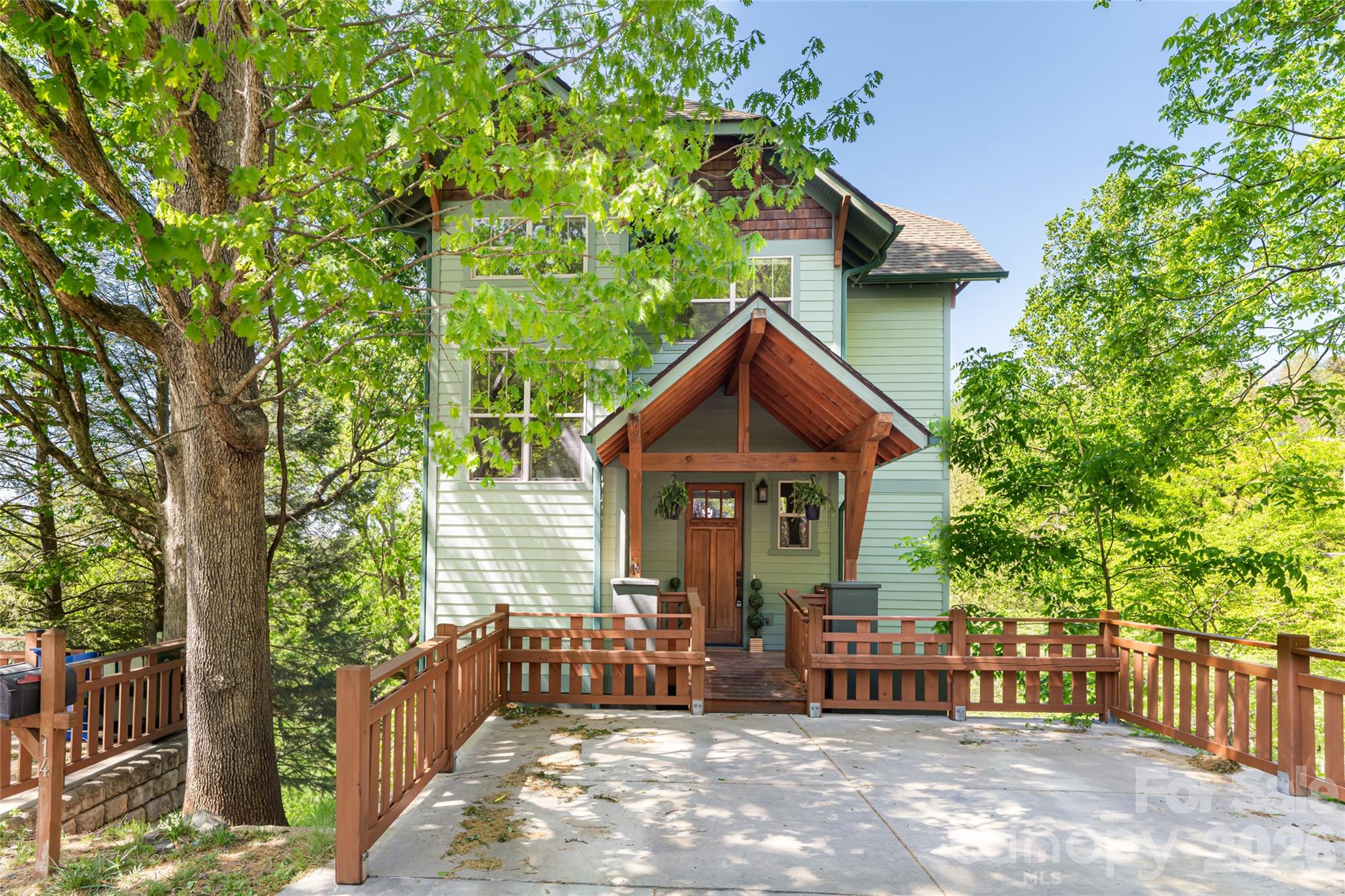 14 Sunset Drive — Asheville