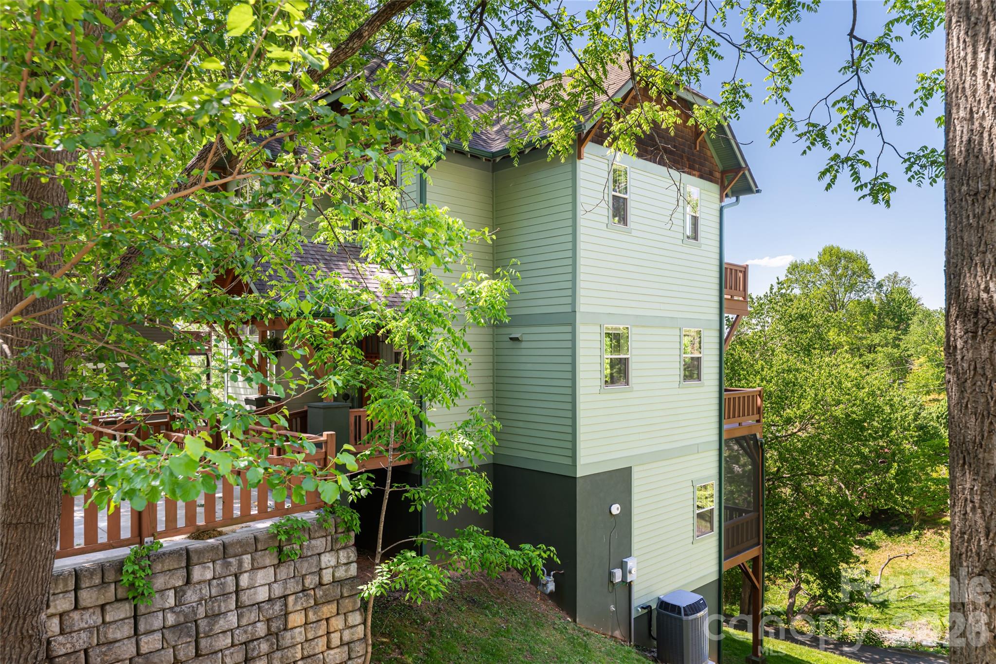 14 Sunset Drive — Asheville