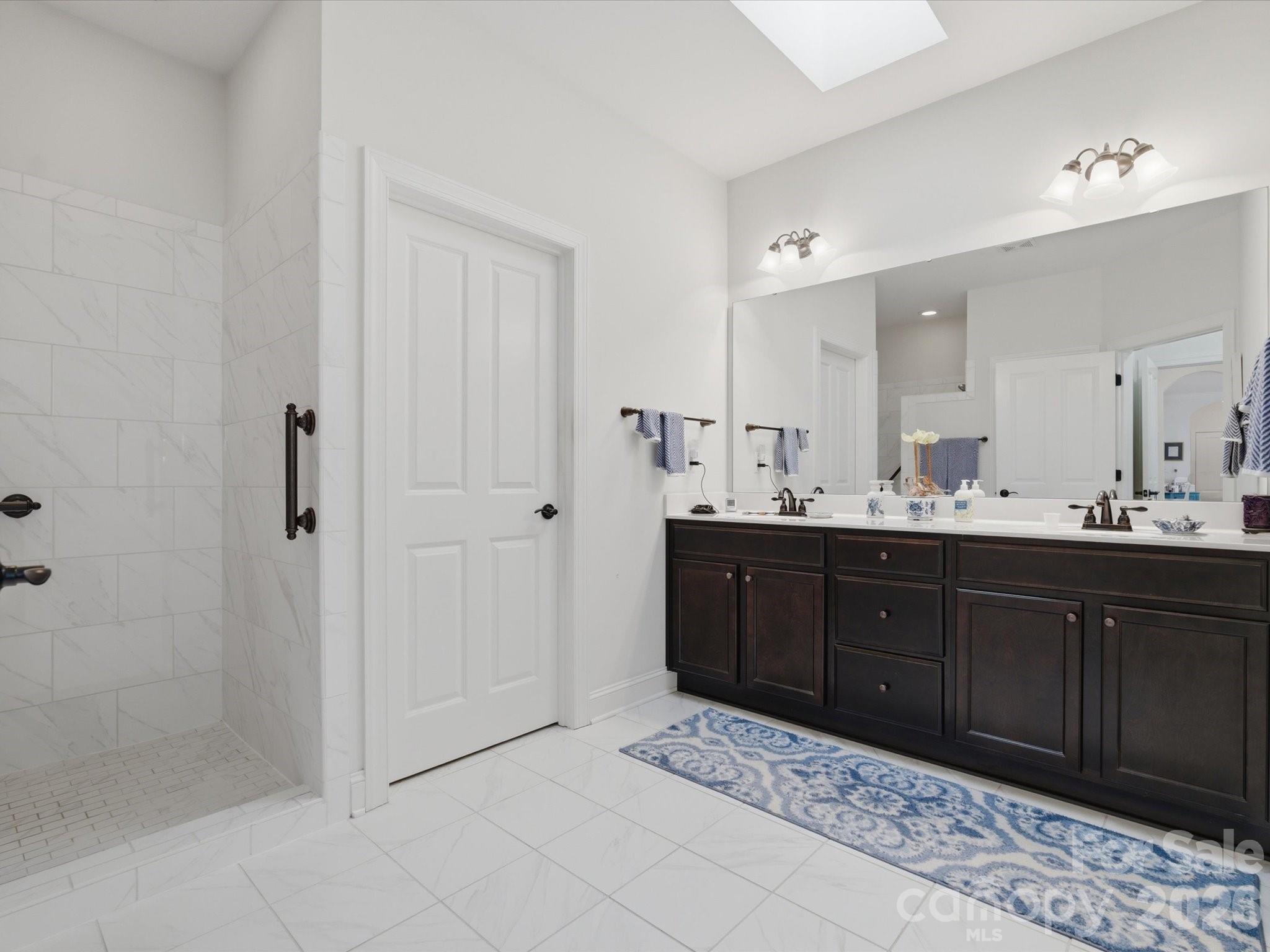 1180 Avalon Place — Matthews