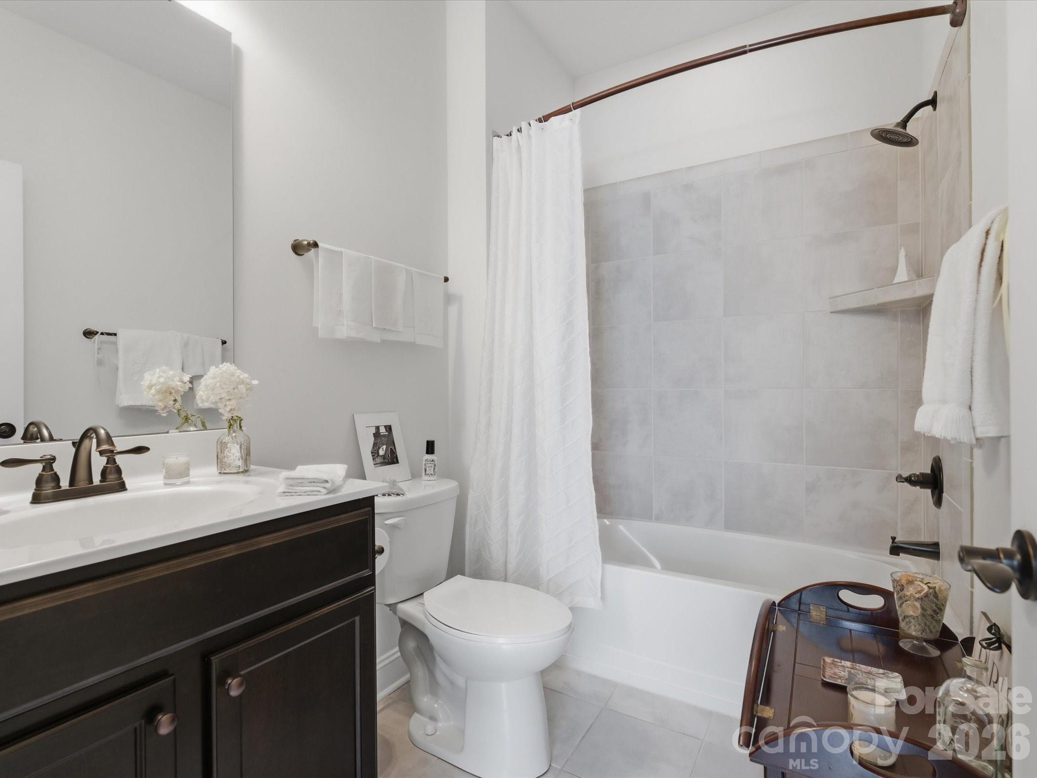 1180 Avalon Place — Matthews