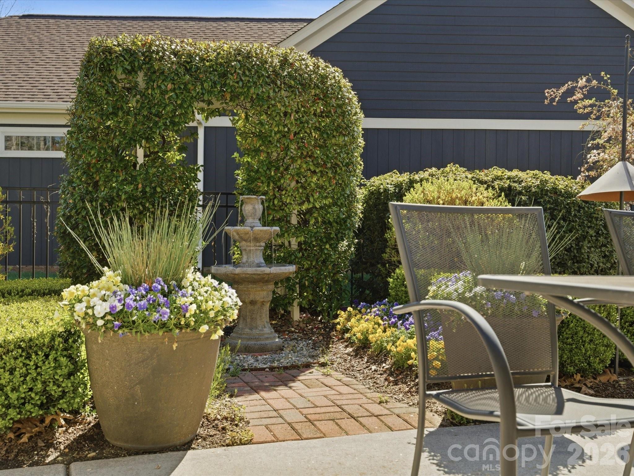 1180 Avalon Place — Matthews