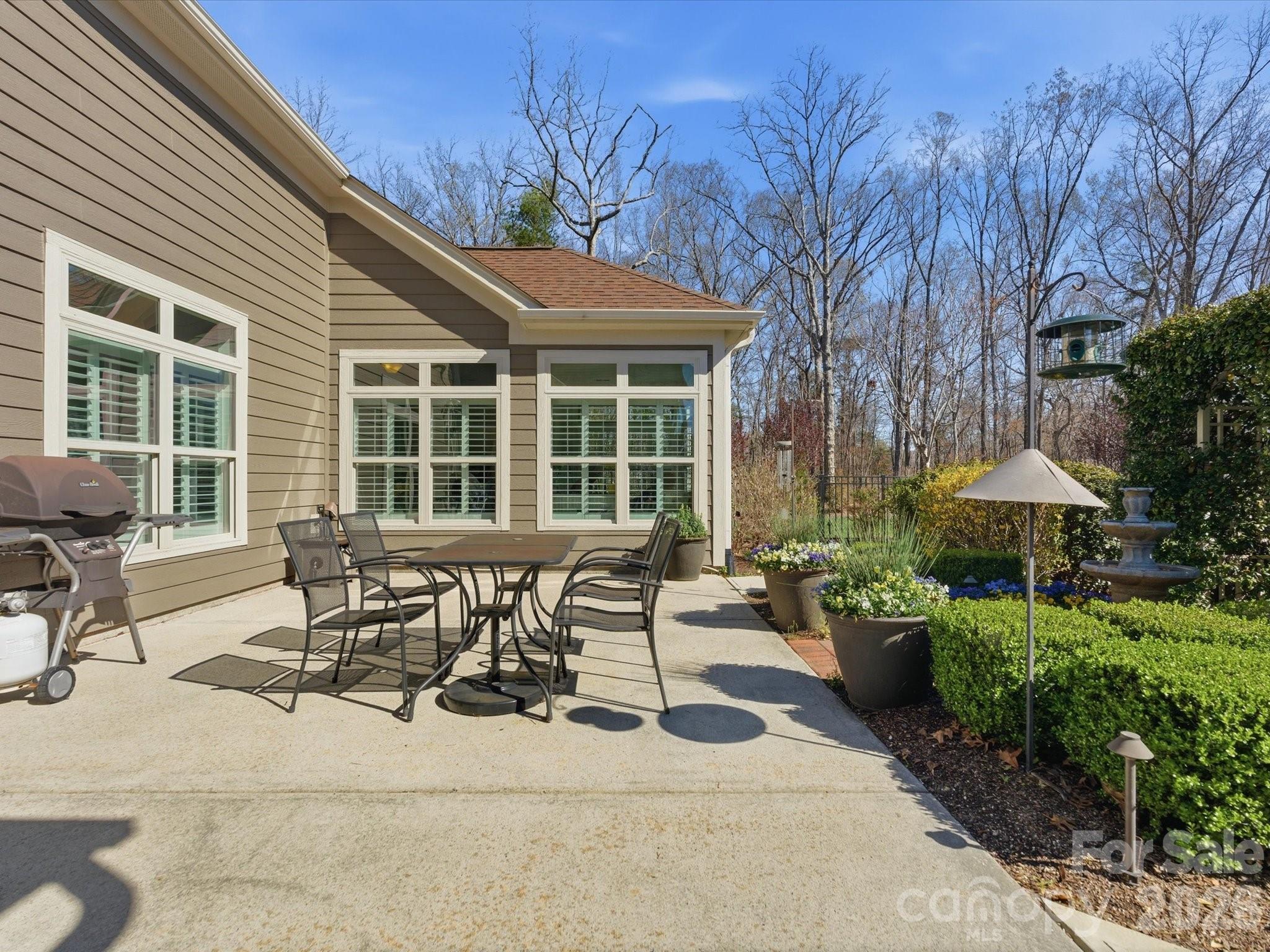 1180 Avalon Place — Matthews