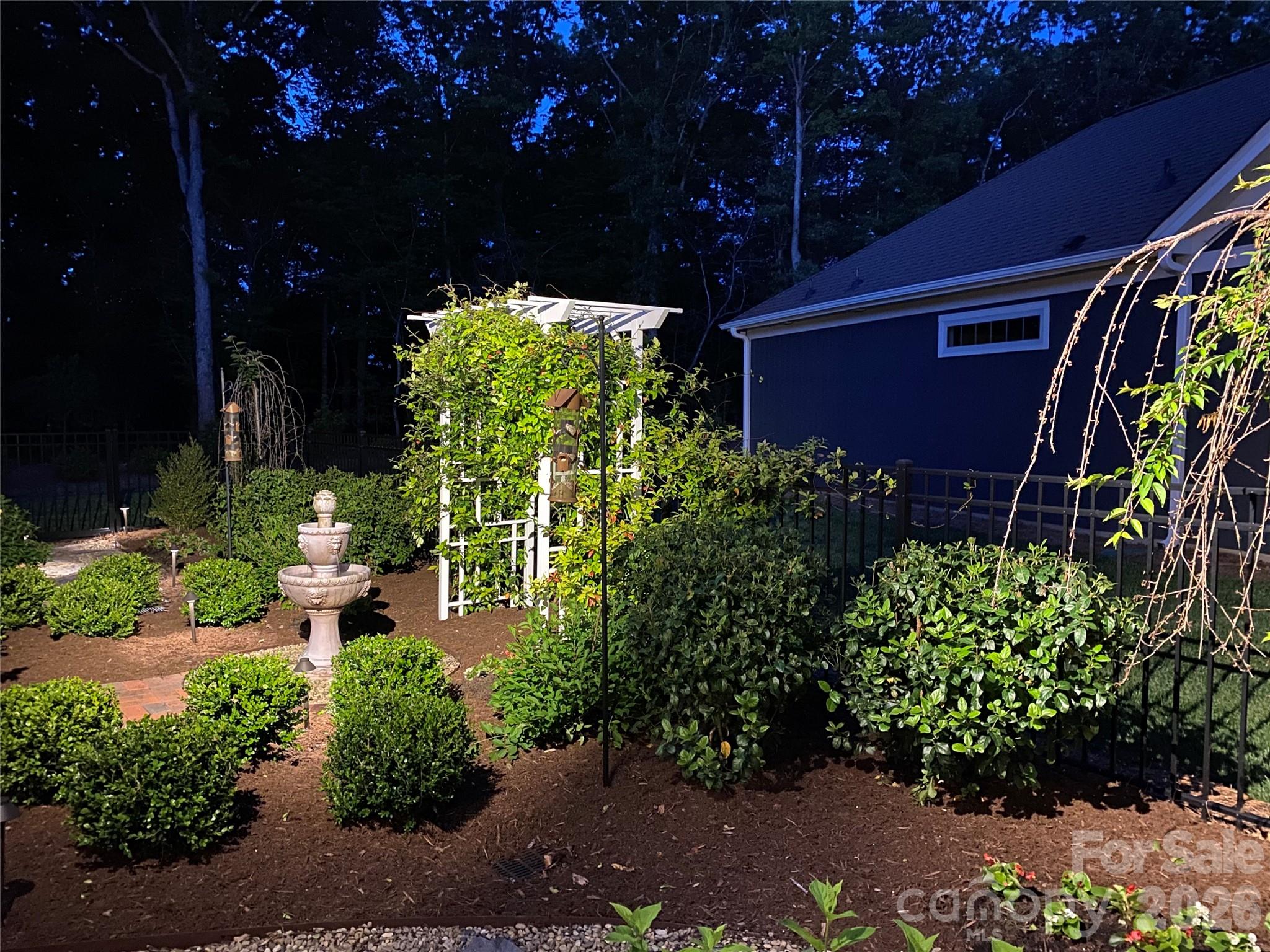 1180 Avalon Place — Matthews