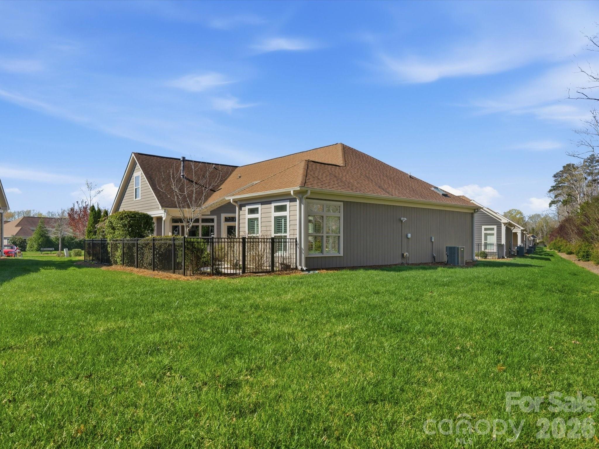 1180 Avalon Place — Matthews