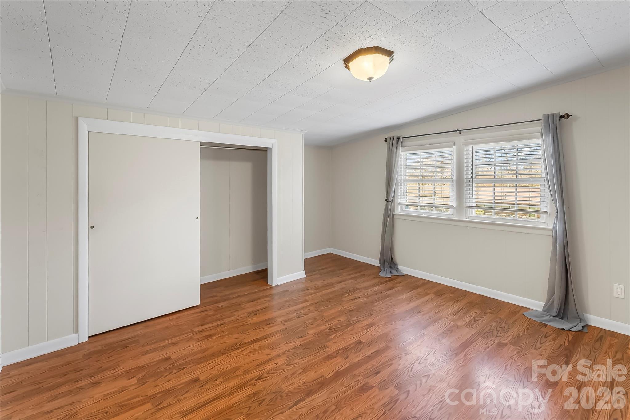 10 Woodmont Drive — Asheville