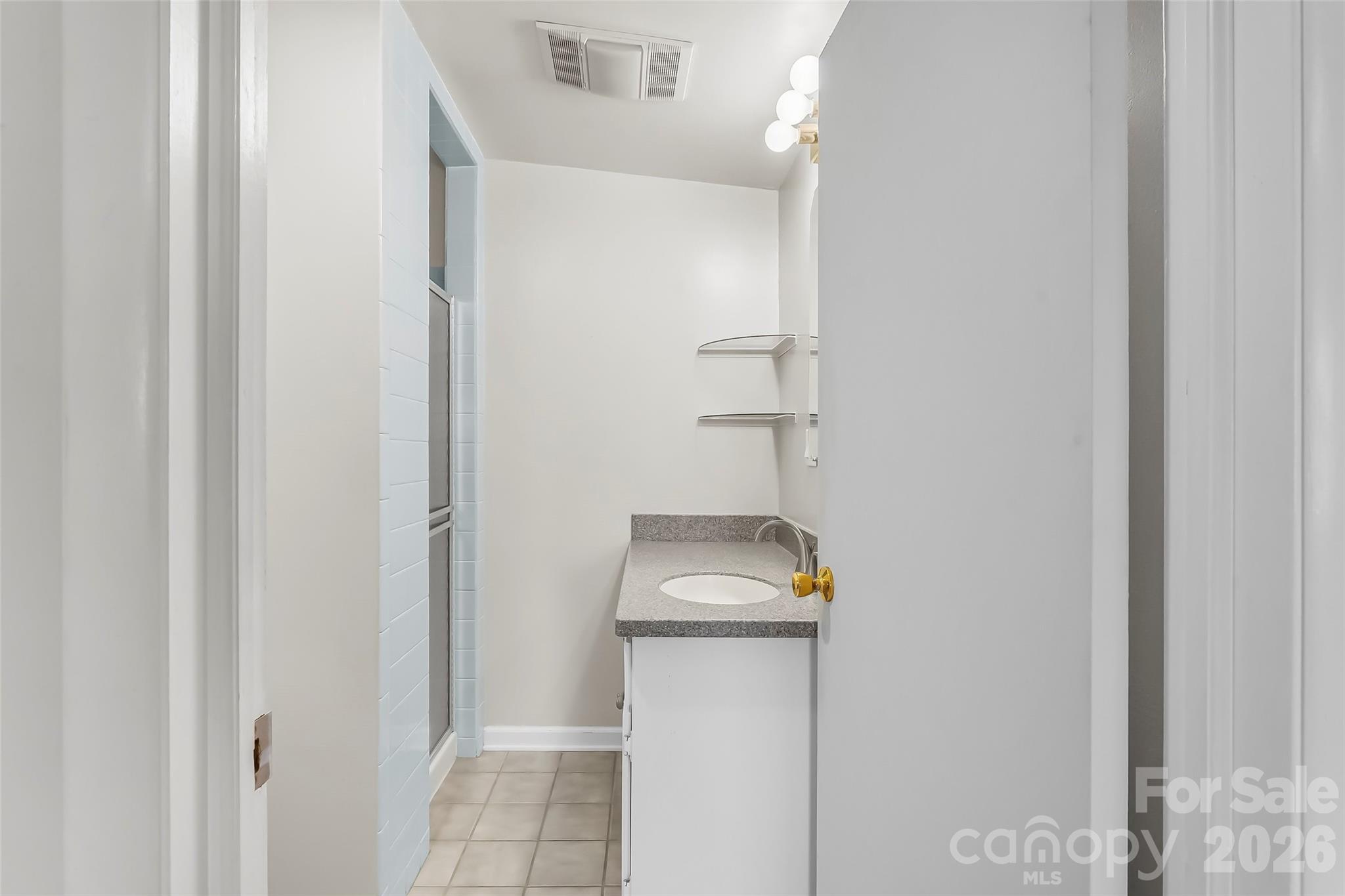10 Woodmont Drive — Asheville