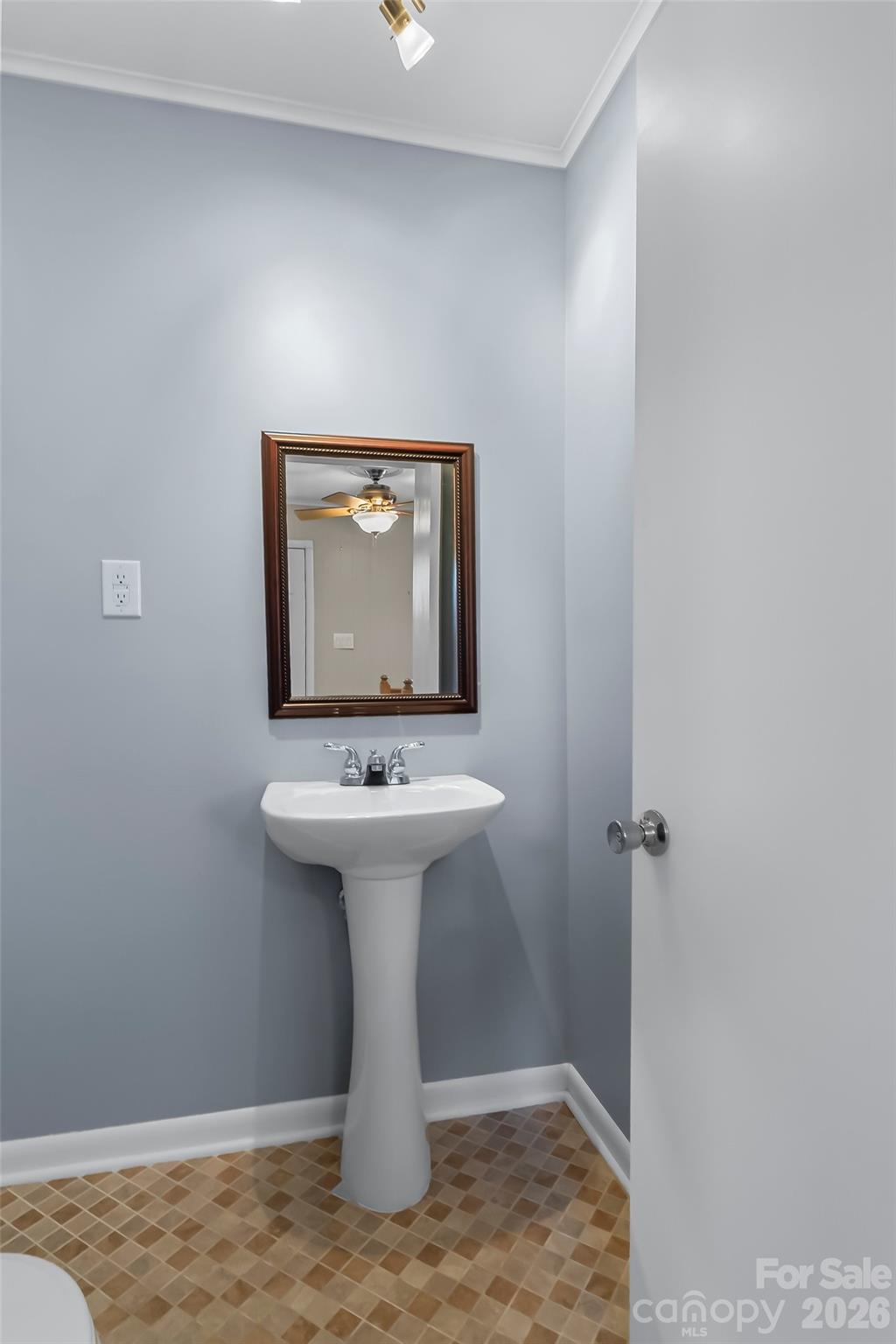 10 Woodmont Drive — Asheville