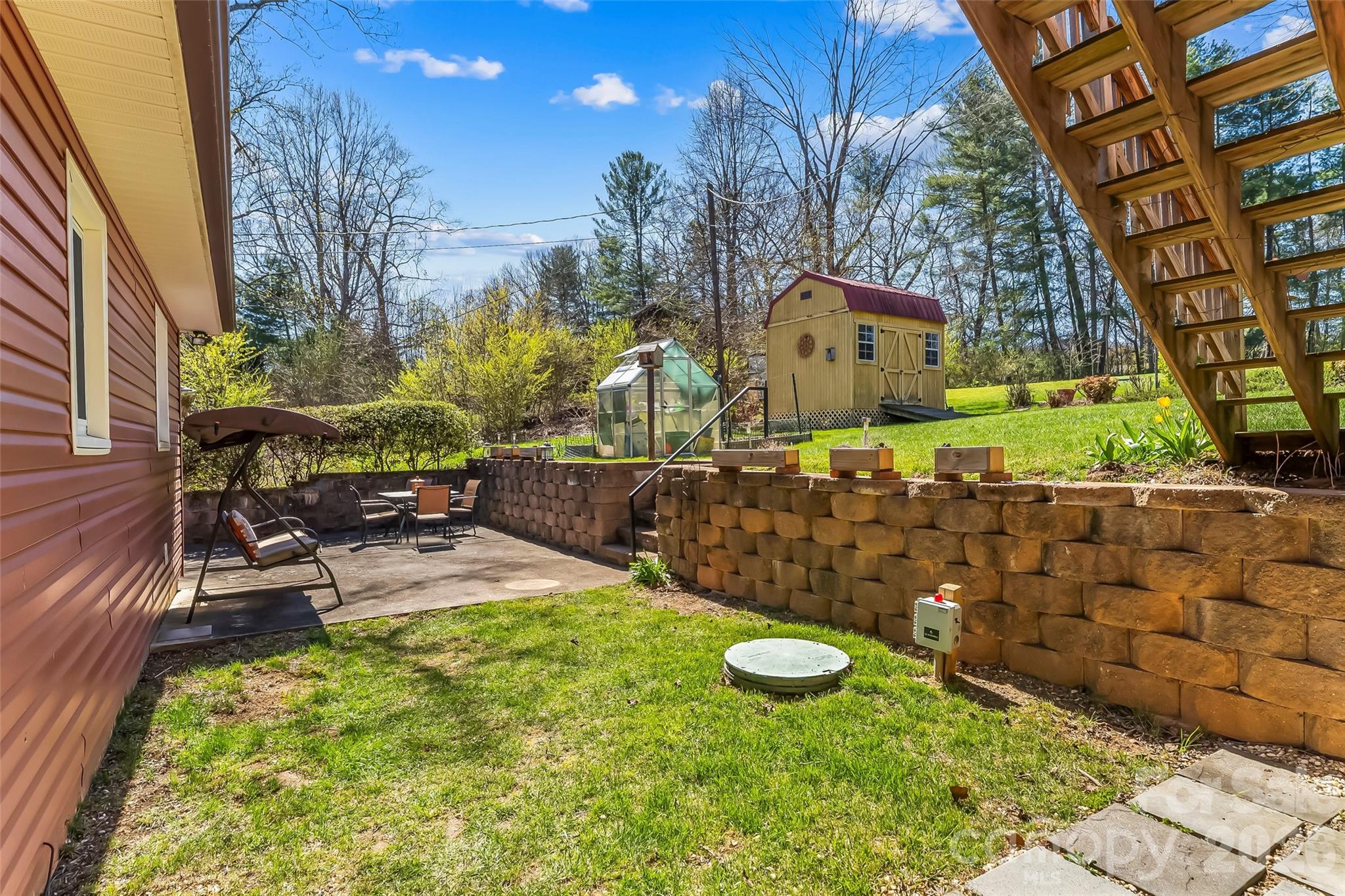 10 Woodmont Drive — Asheville