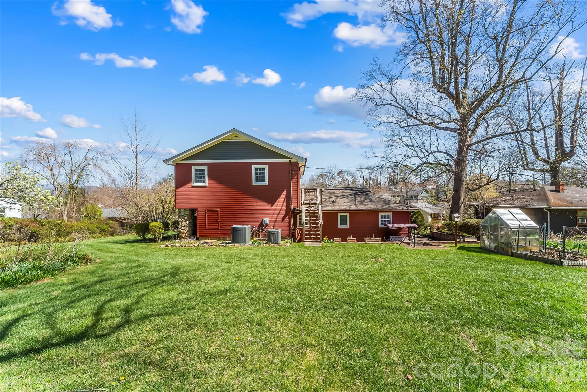 10 Woodmont Drive — Asheville