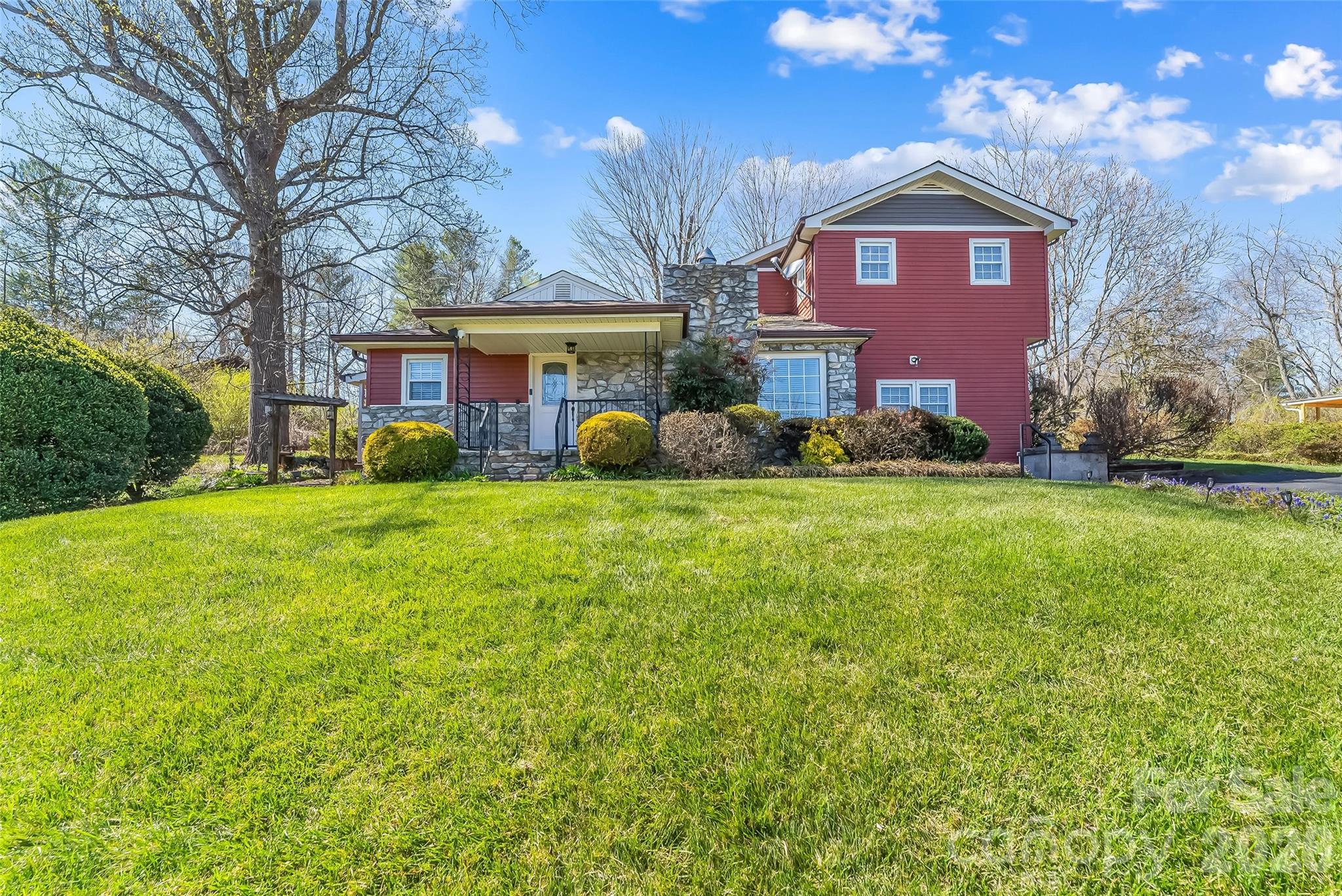 10 Woodmont Drive — Asheville