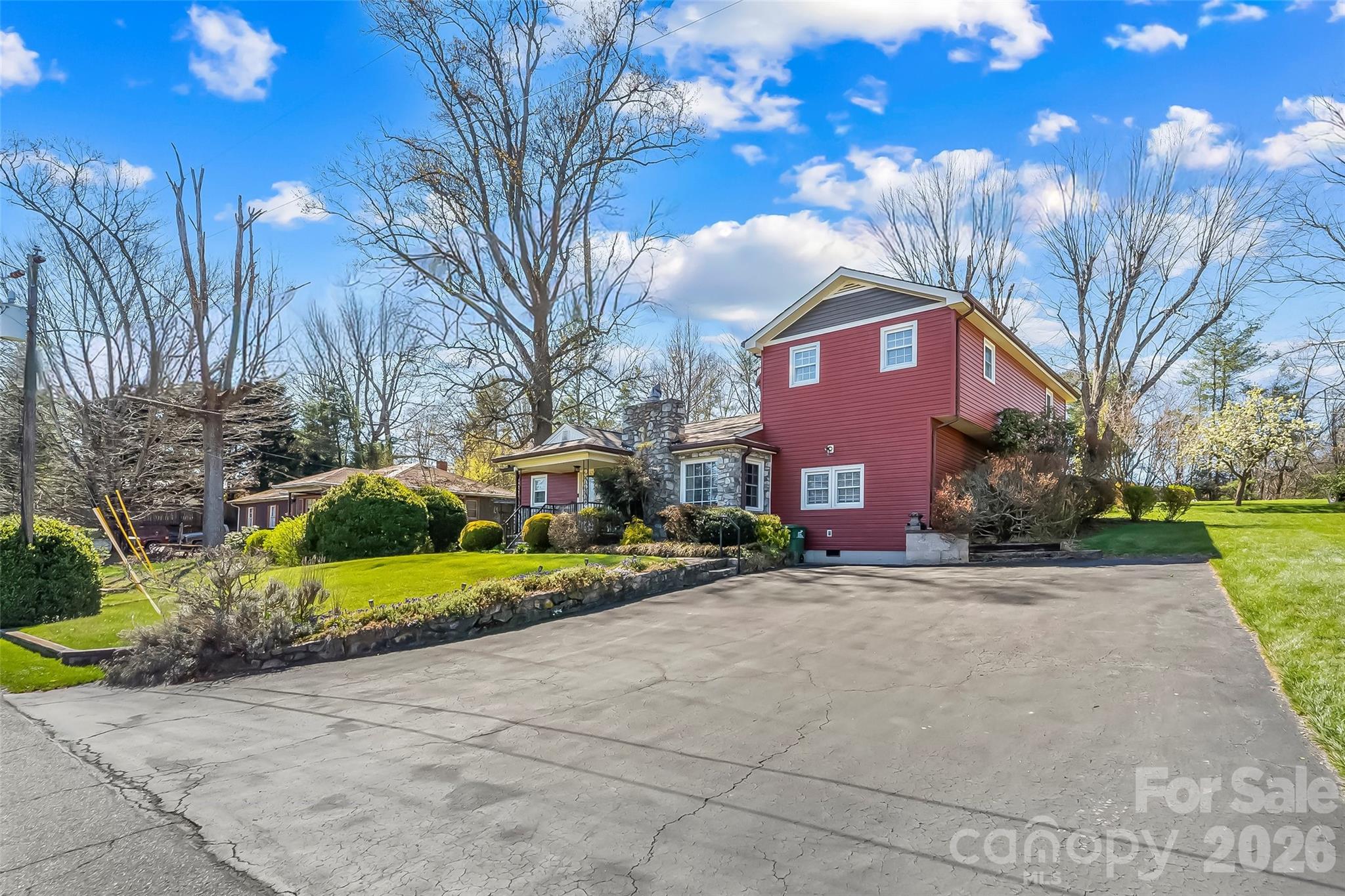 10 Woodmont Drive — Asheville