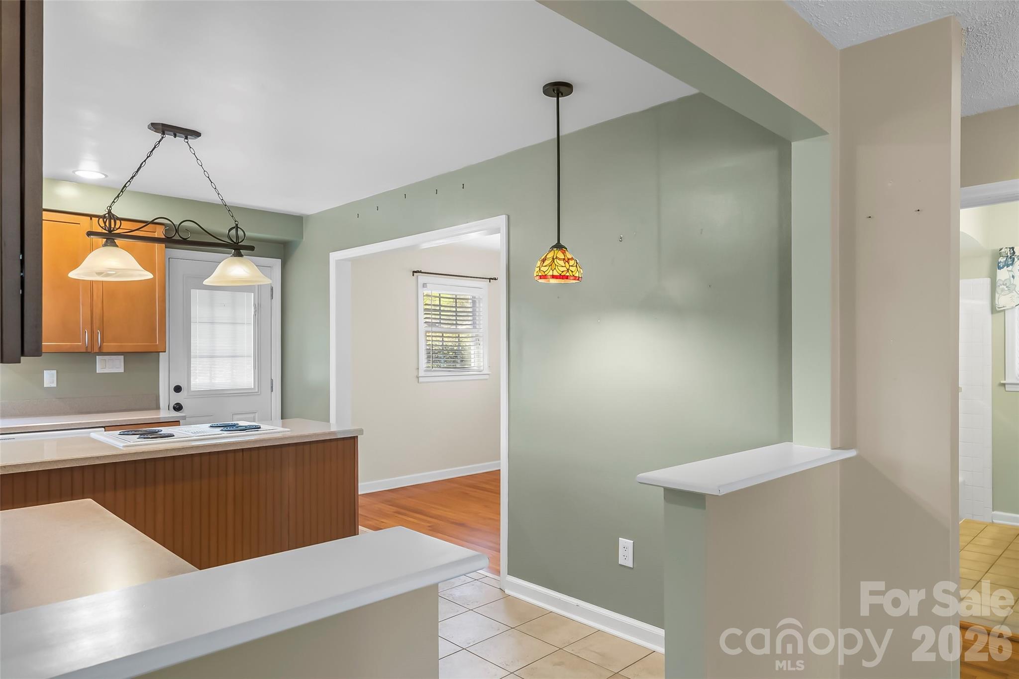 10 Woodmont Drive — Asheville