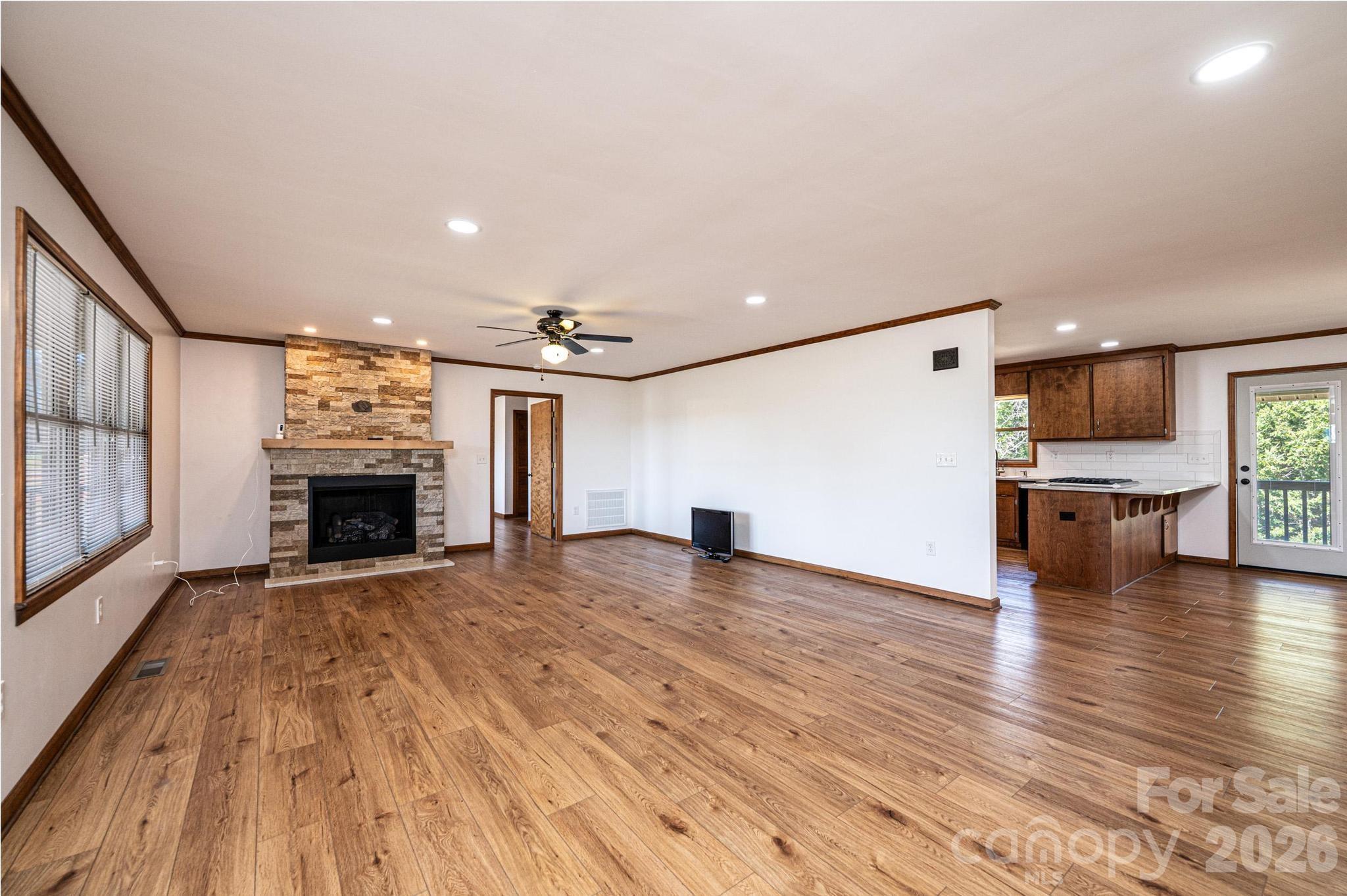 3855 Angelic Way — Lenoir