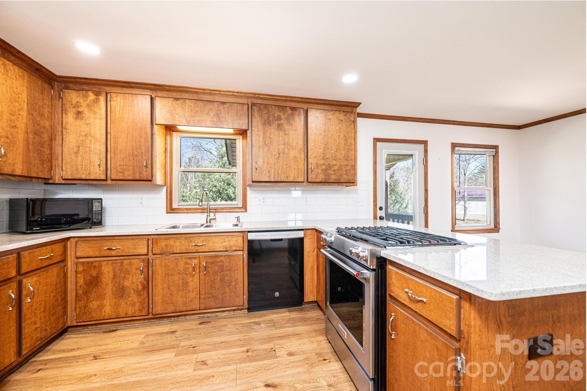 3855 Angelic Way — Lenoir