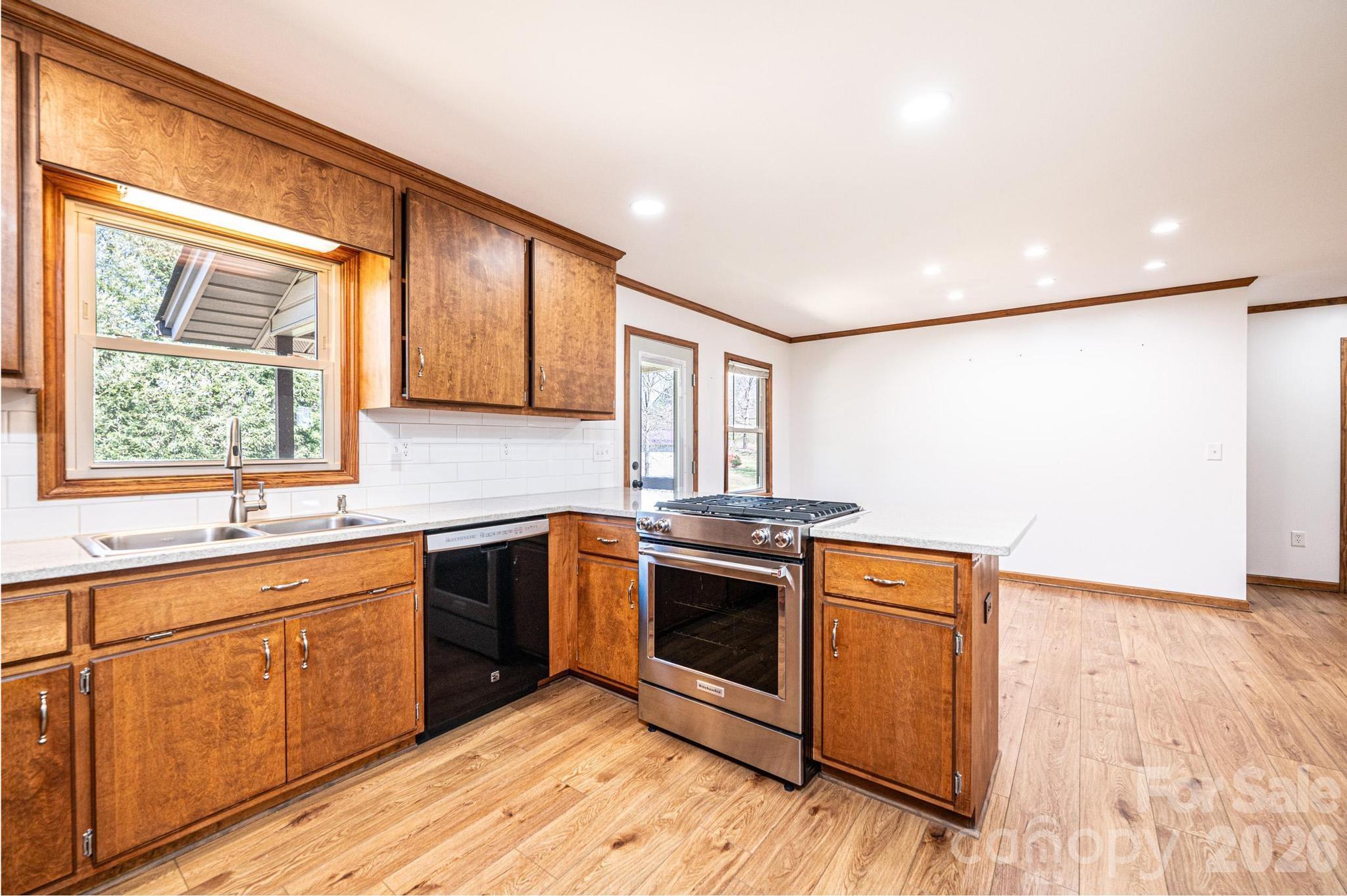 3855 Angelic Way — Lenoir