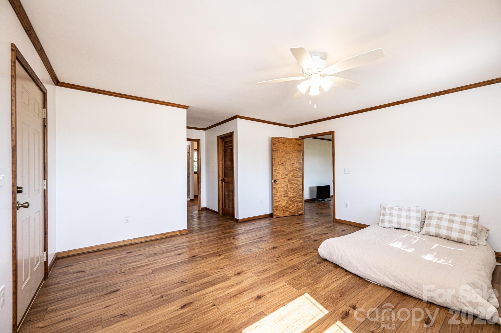 3855 Angelic Way — Lenoir