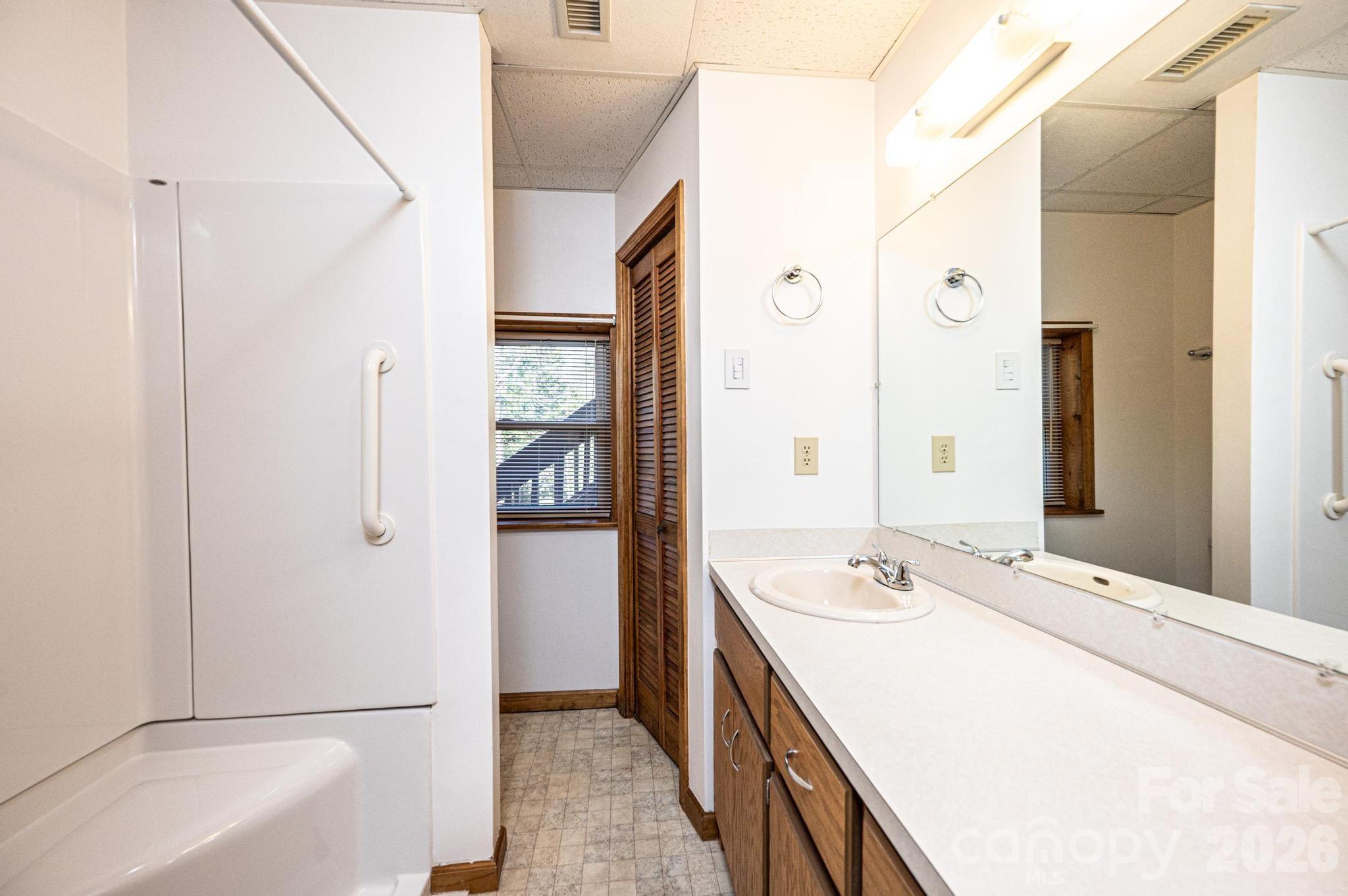 3855 Angelic Way — Lenoir