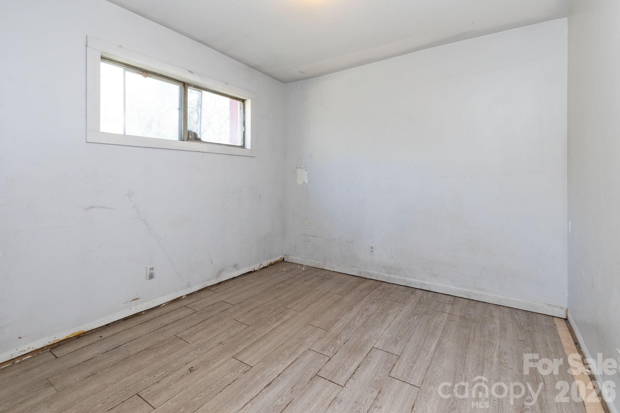 135 Sardis Drive — Asheville