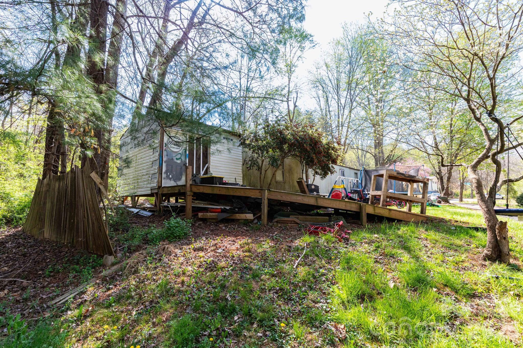 135 Sardis Drive — Asheville
