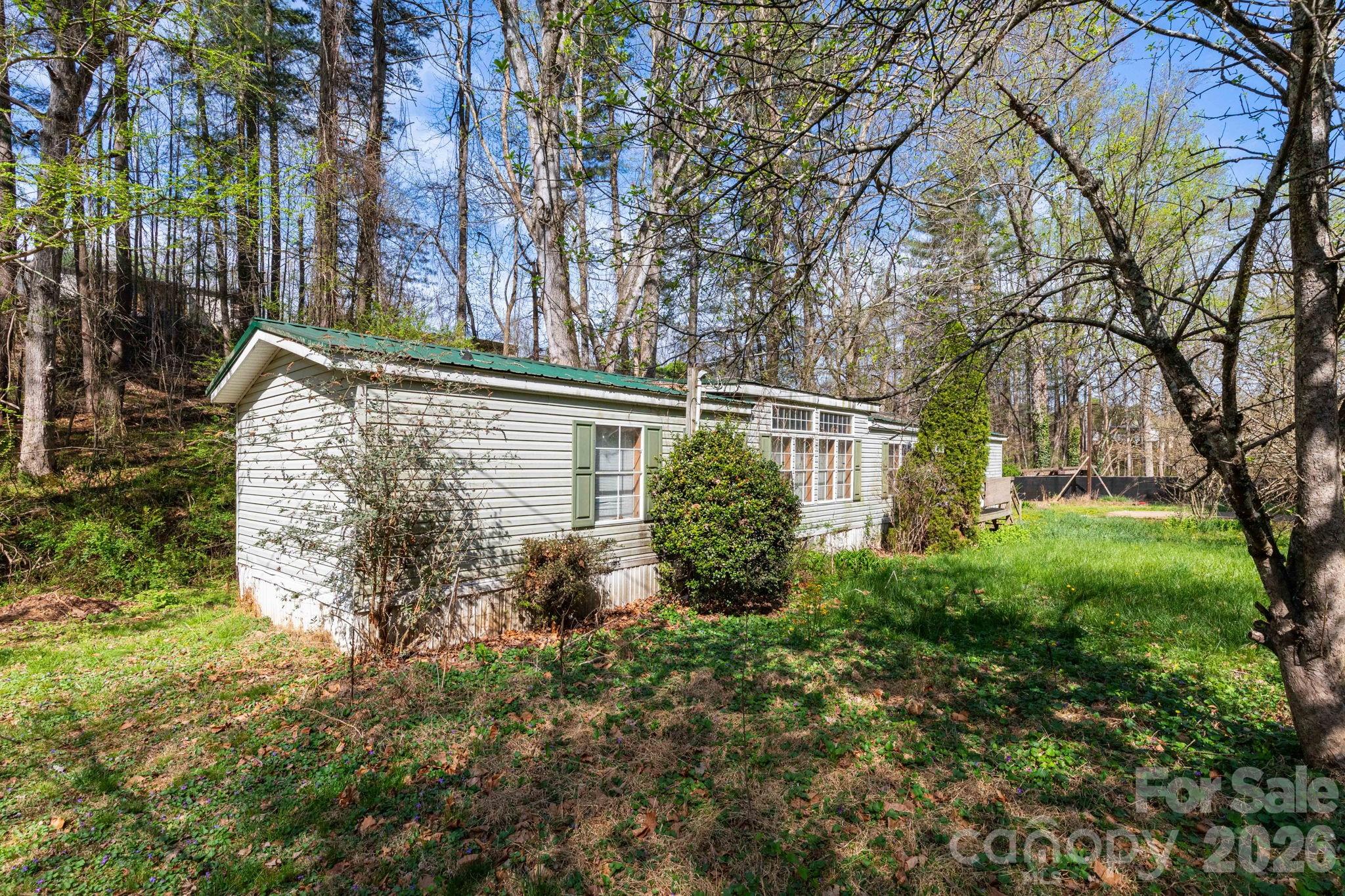 135 Sardis Drive — Asheville